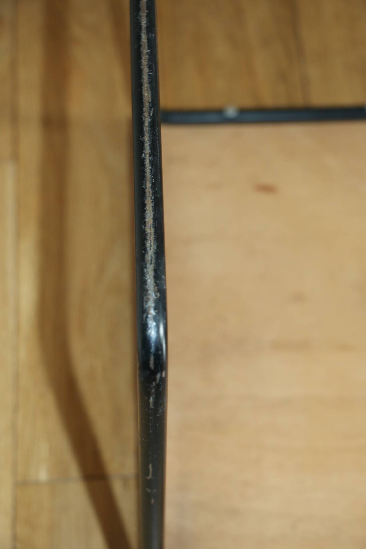 Flying coffee table Guariche Steiner