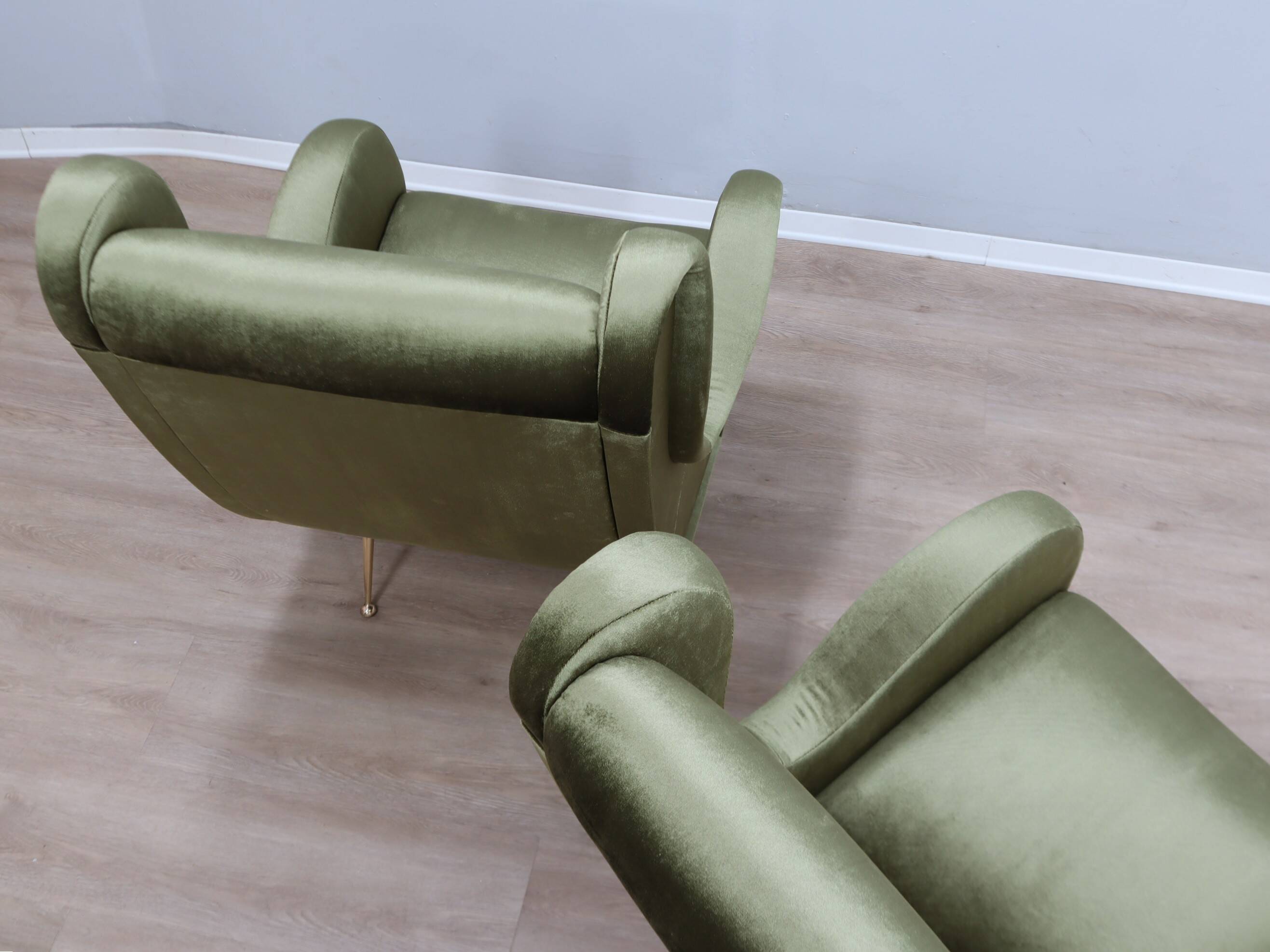 Paire de fauteuils italiens des années 1950 style Senior Zanuso en velours vert.