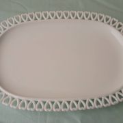 Plat en opaline blanche