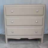 The 1940s vintage Dresser