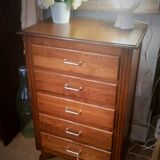 Dresser with feet compass