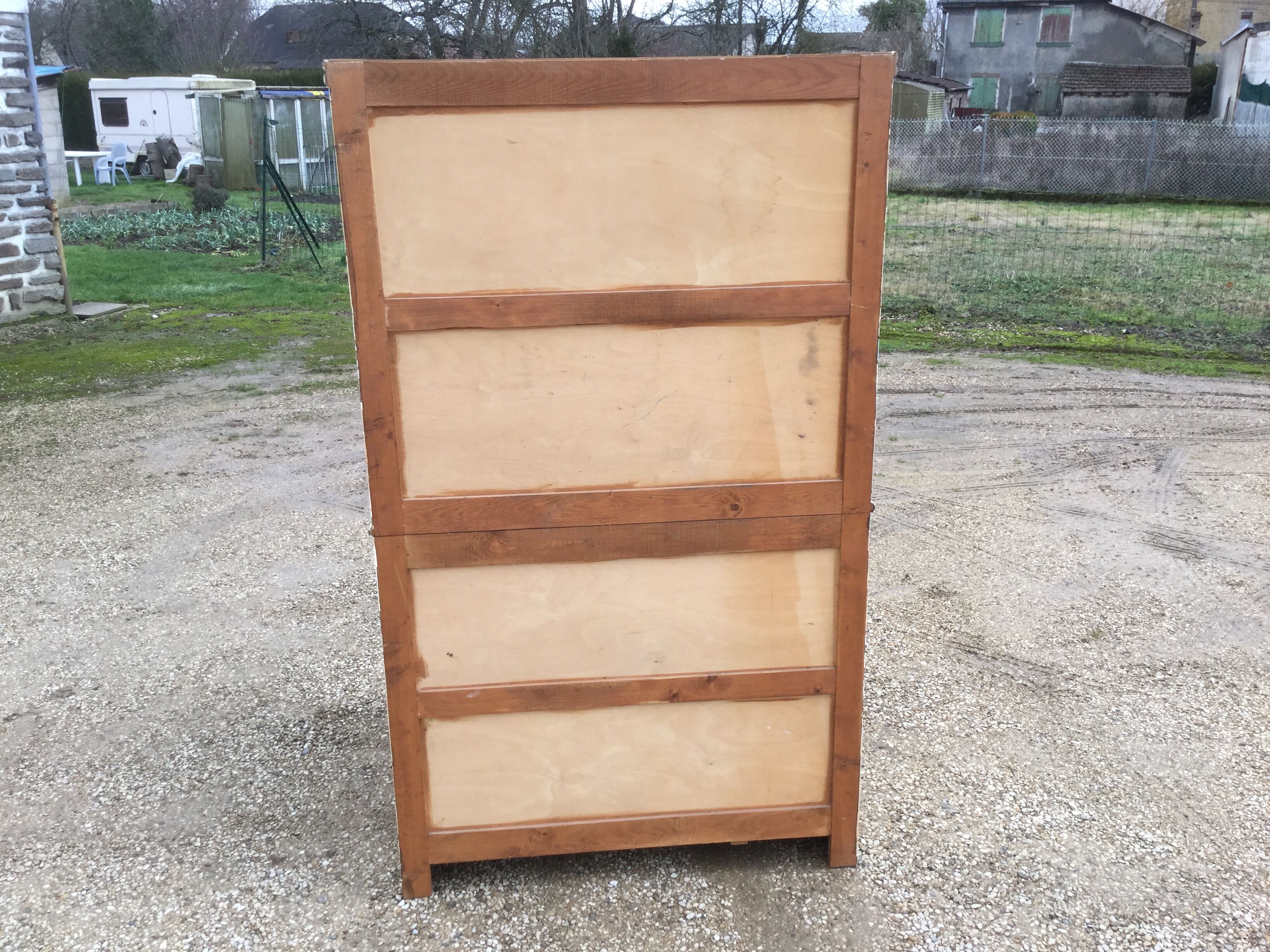Armoire vintage