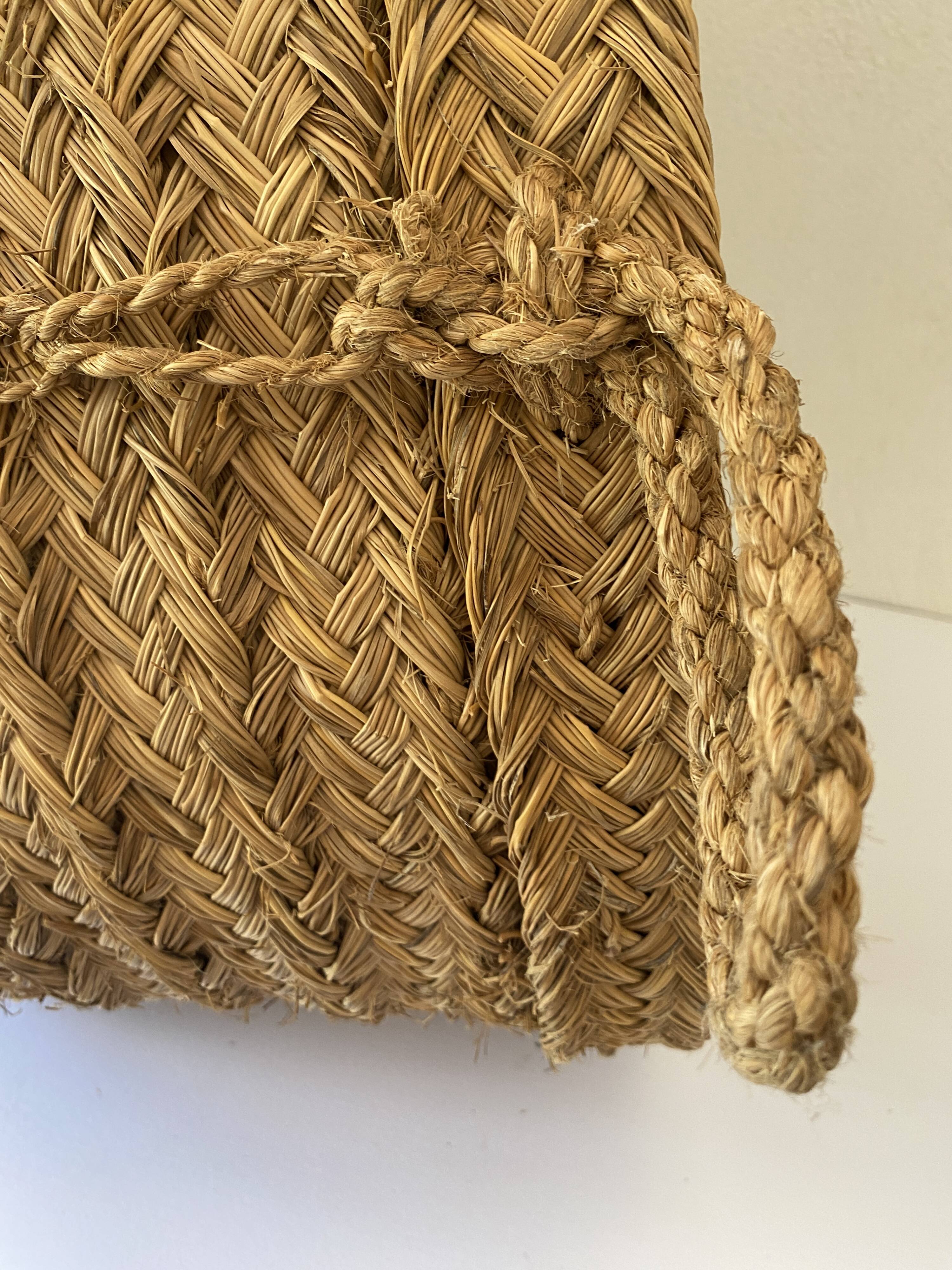 XXL woven straw basket
