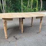 Renovated Louis Philippe round extendable dining table, 19th century