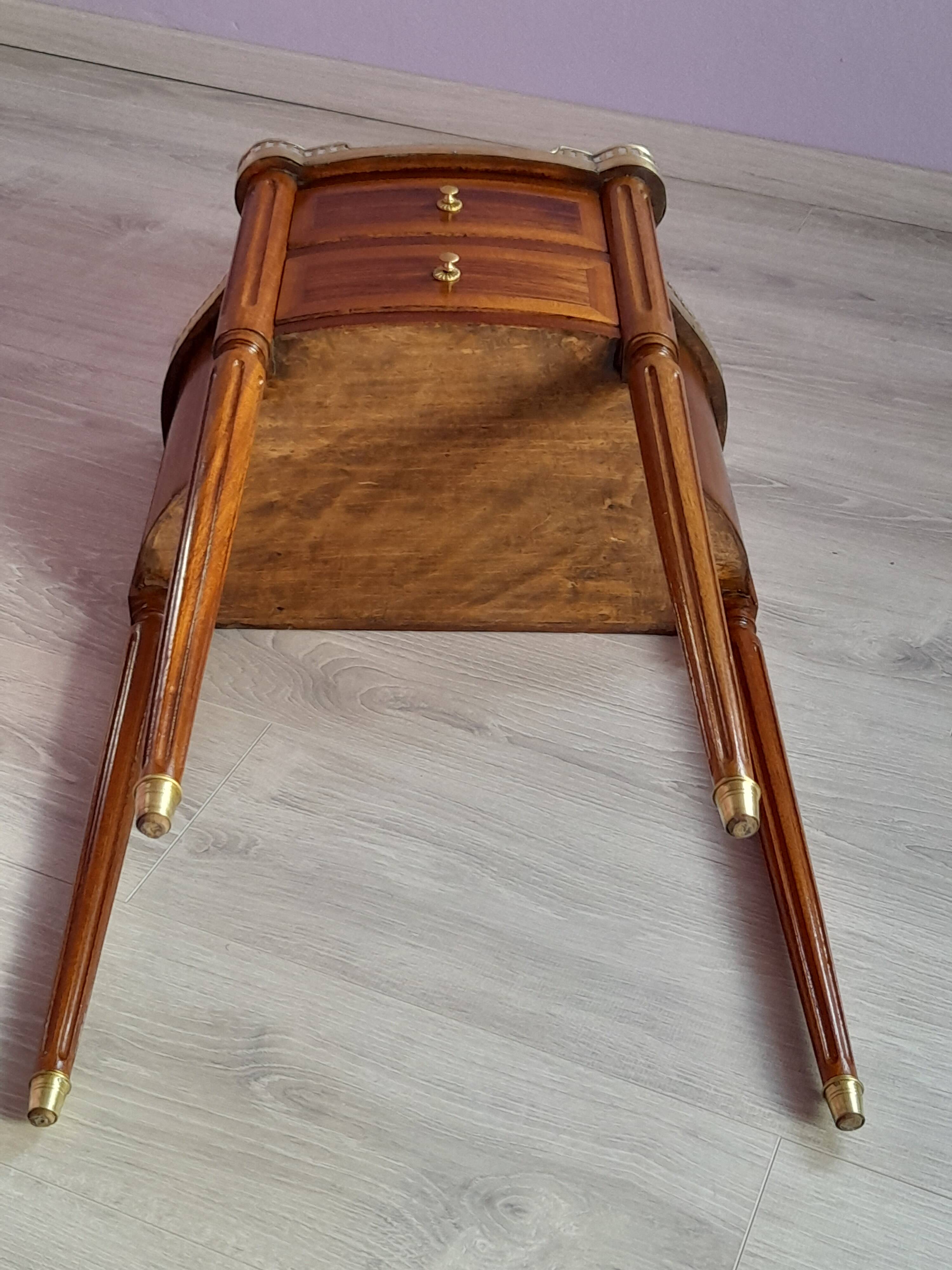 Meuble d'appoint Louis XVI -  19 ème siècle
