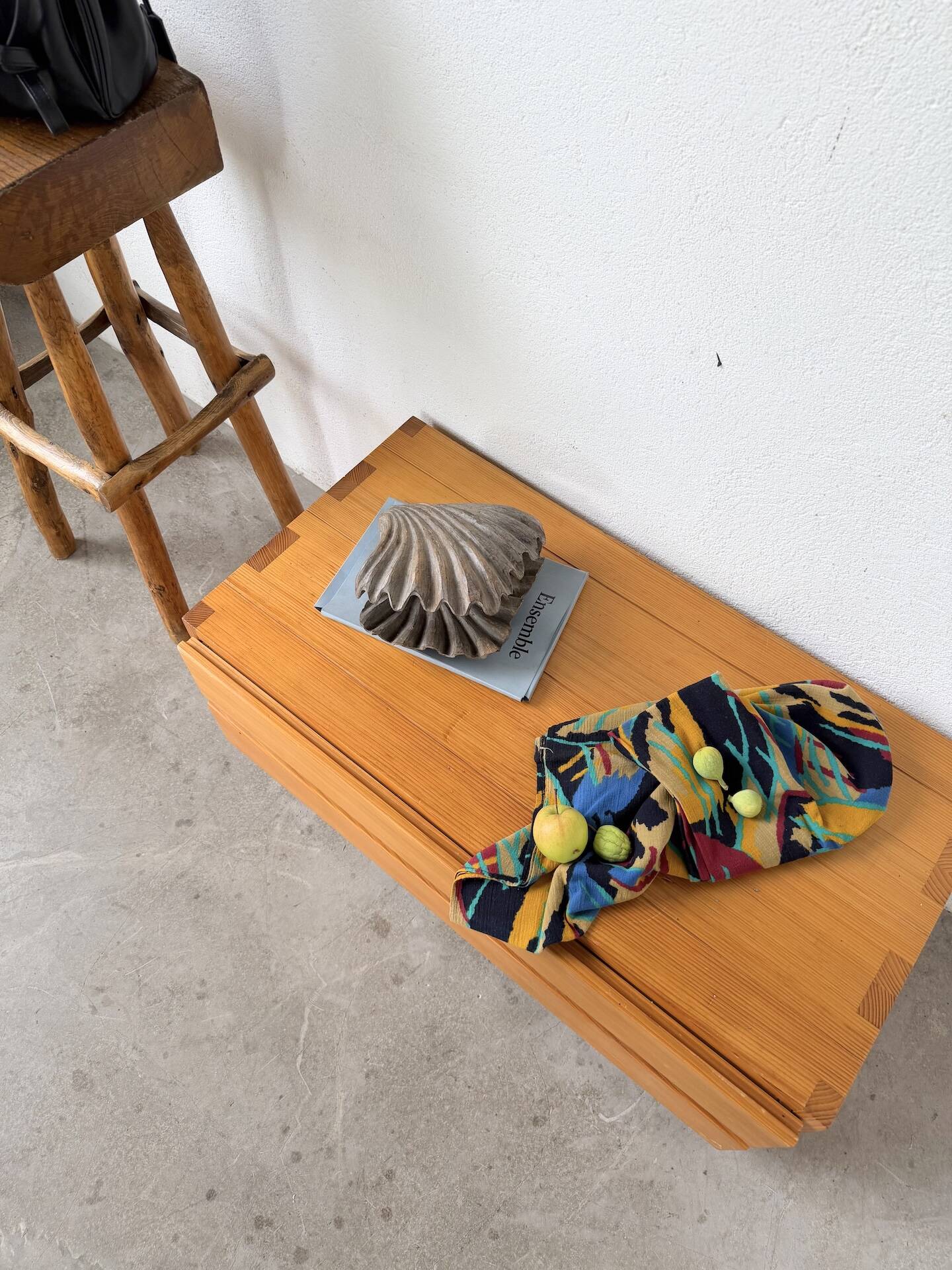 Brutalist wood shell sculpture box 1900