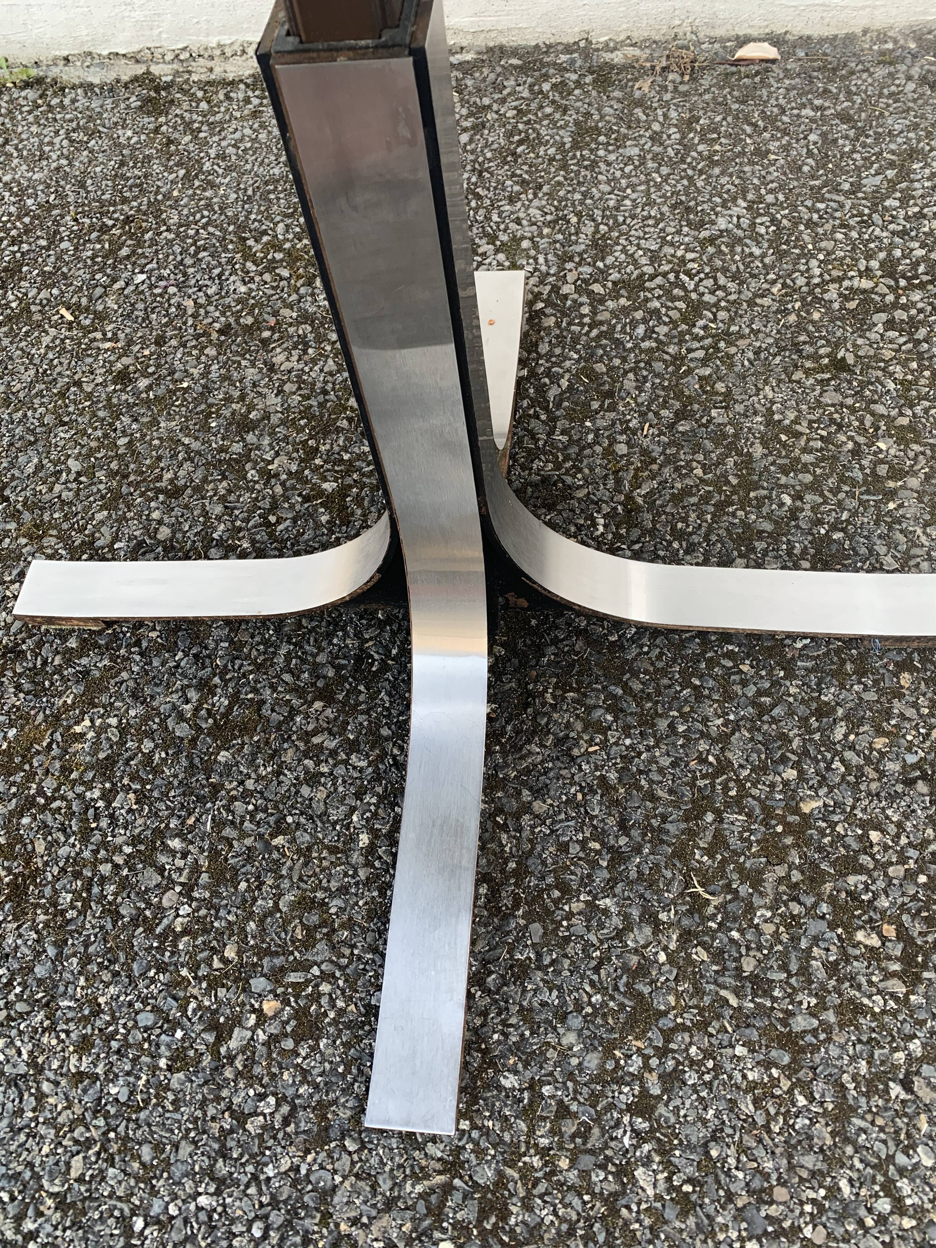 Tecno Osvaldo Borsani table 1970