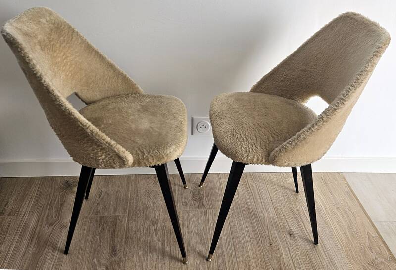 Vintage barrel chair pair – boucle fabric and brass splayed legs