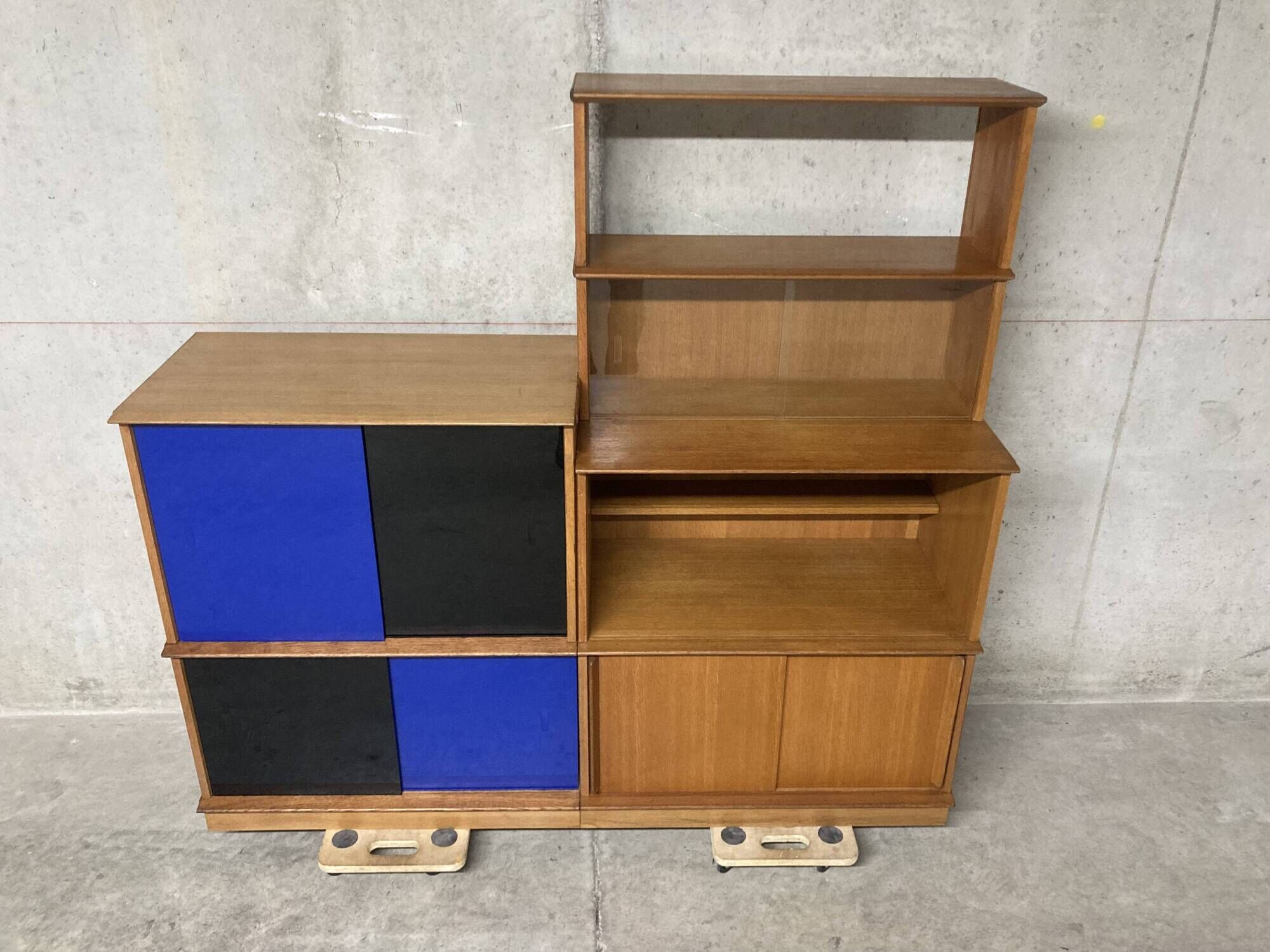 Asymmetrical golden oak display case bookcase Oscar vintage furniture from the 60s