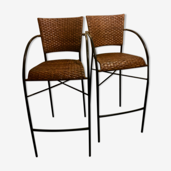 2 wicker bar stools