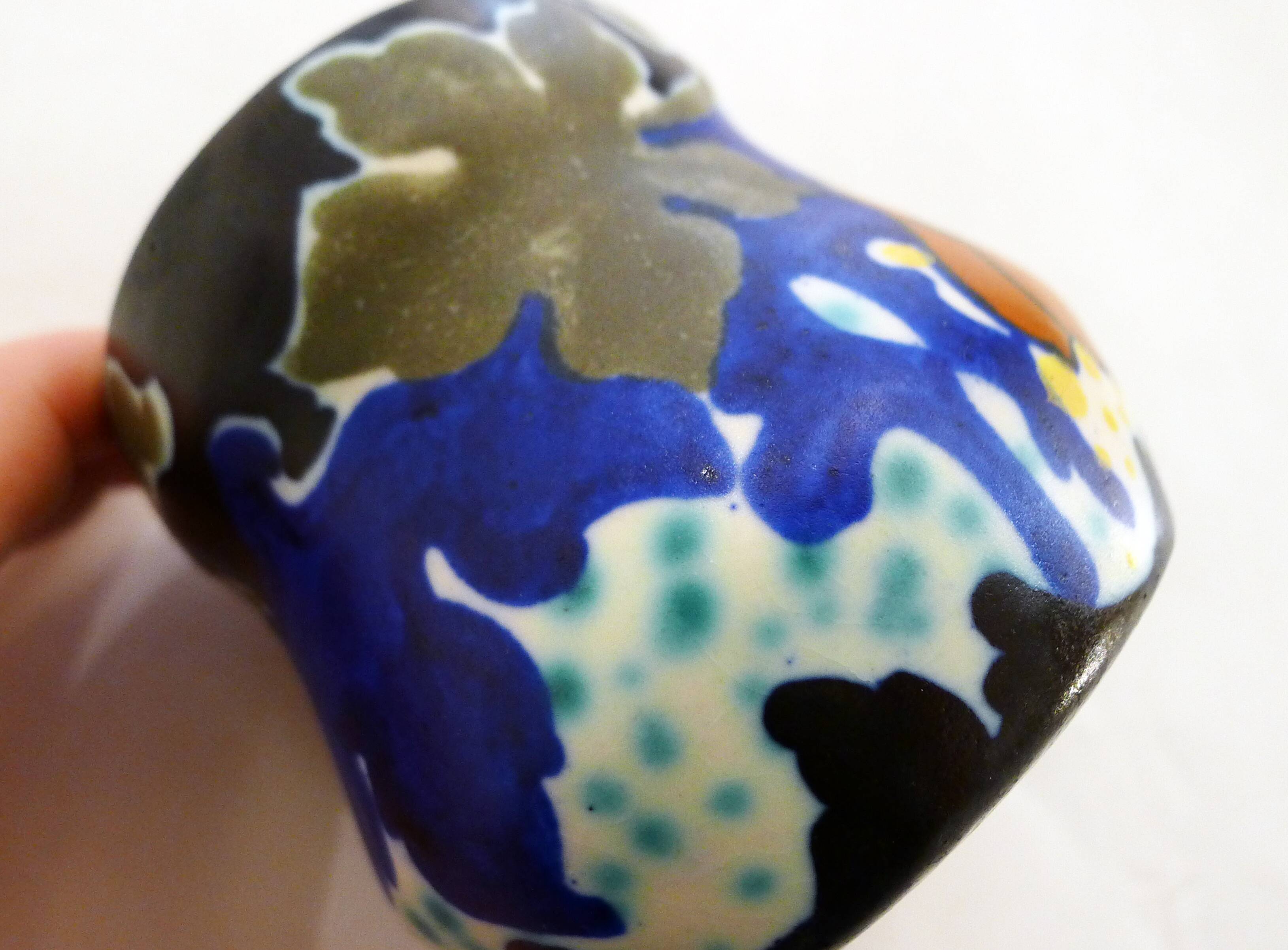 Small matte Art Deco vase / pot Regina Gouda