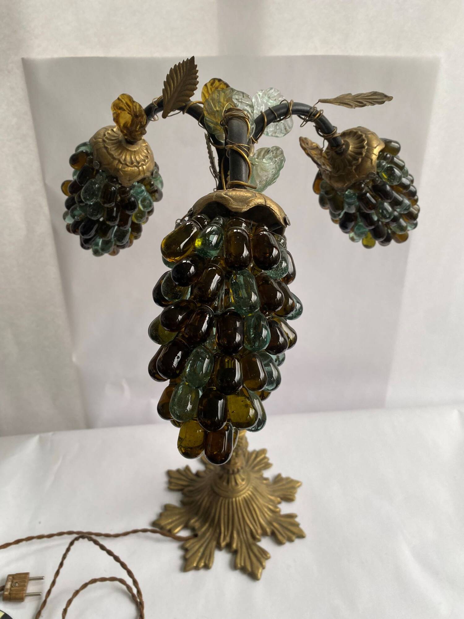 Large grape cluster lamp, Murano glass, 1950.