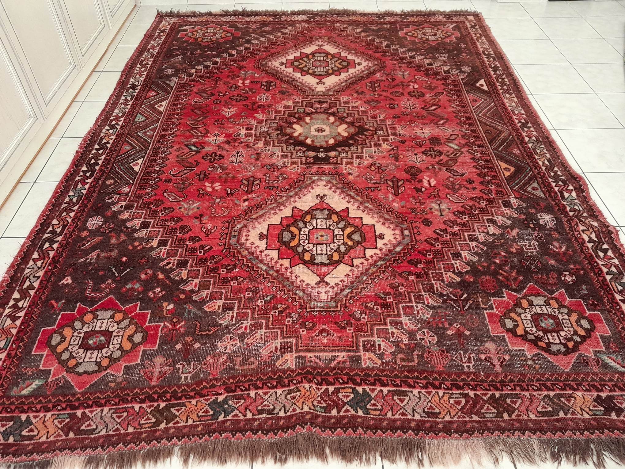 Handmade Persian Shiraz rug 292x220cm