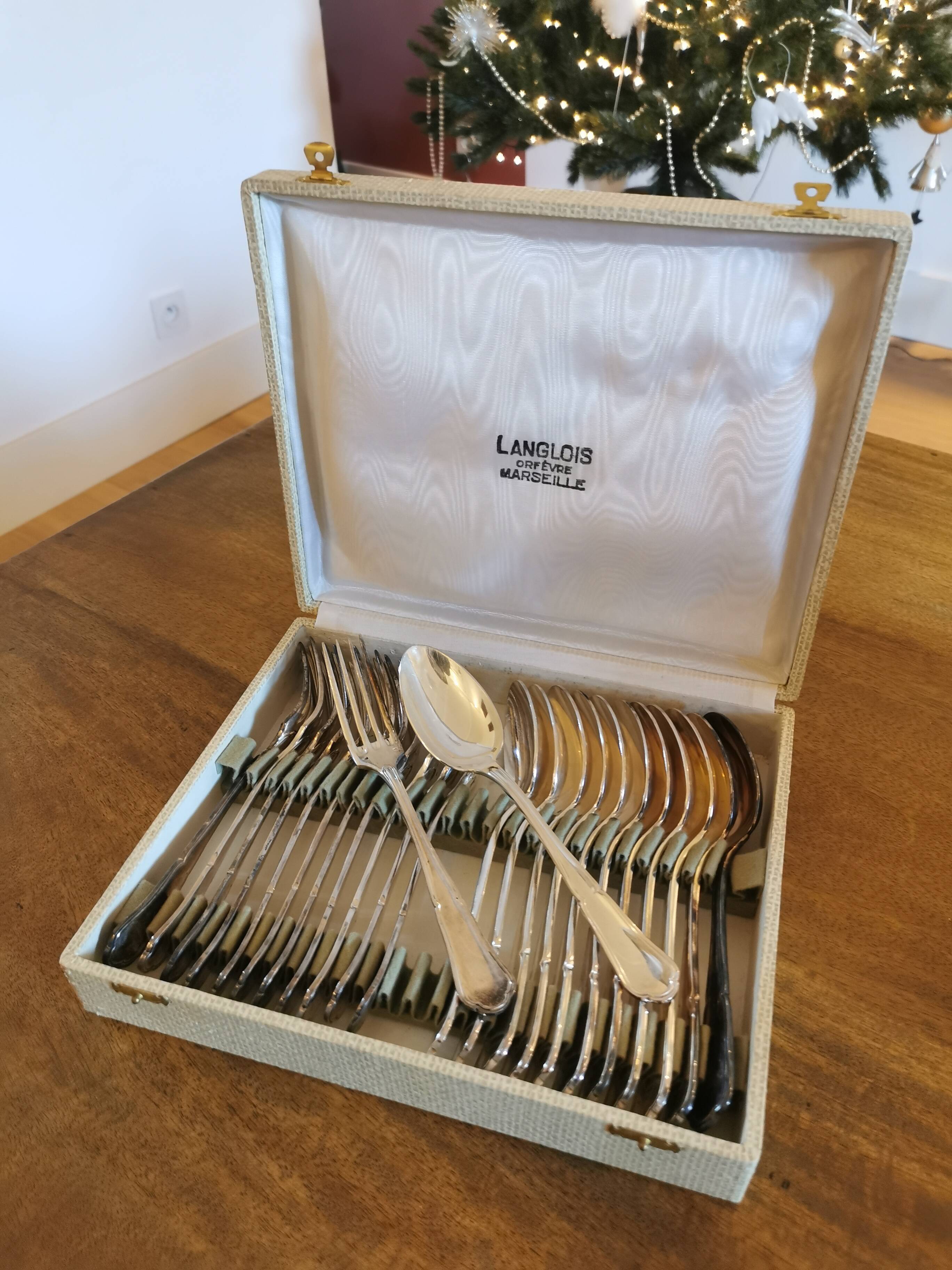 Ménagère Langlois Orfèvre en métal argenté