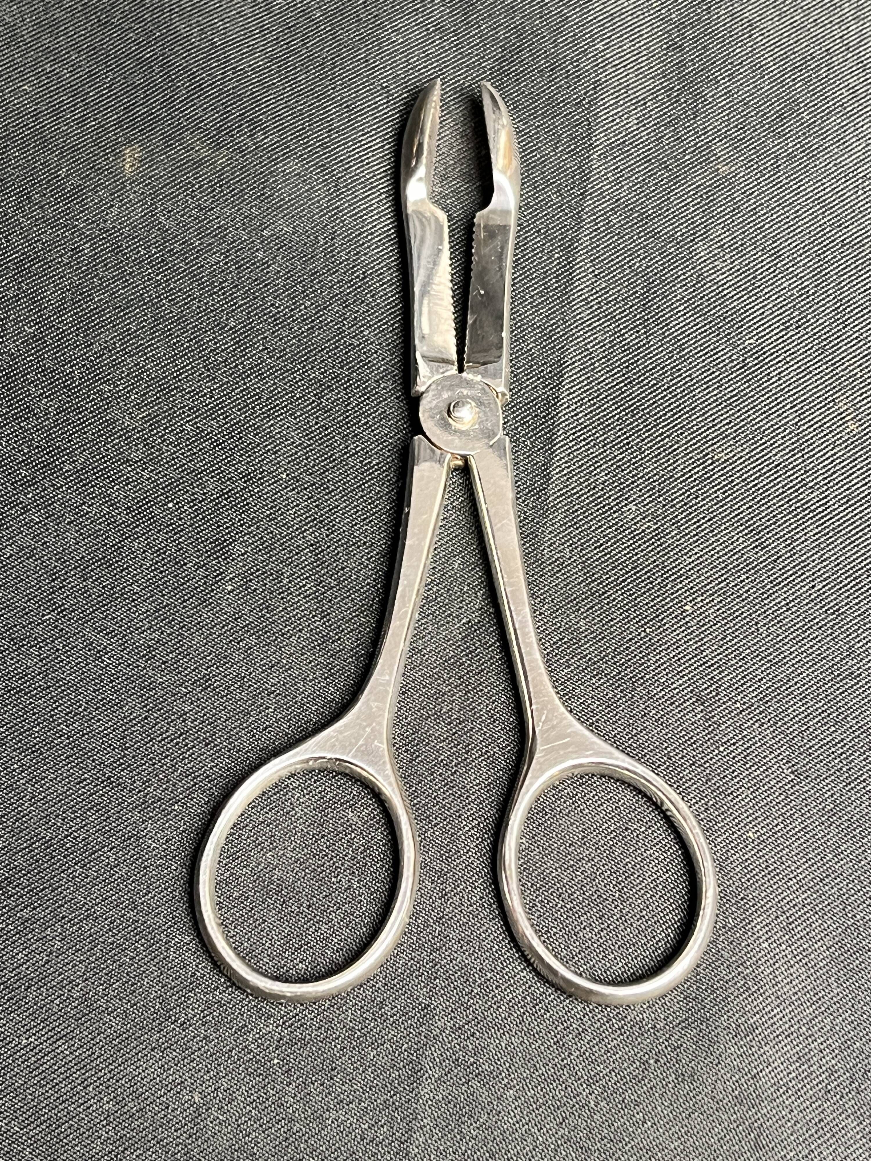 Tableware, silver-plated sugar scissors Christofle 20th century