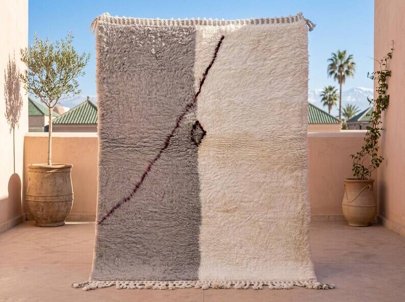 Handmade Moroccan rug 250cm x 150cm