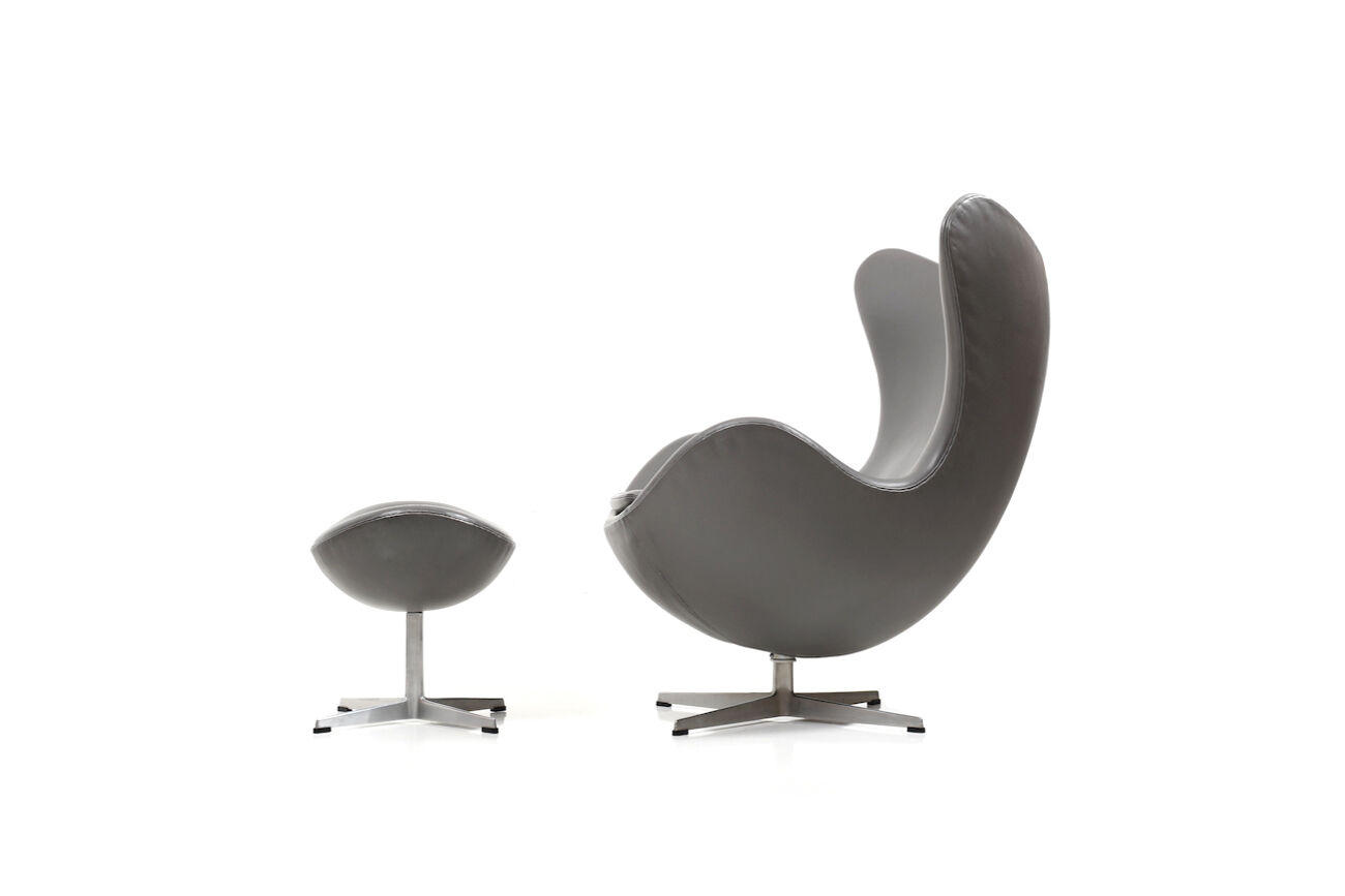 Arne Jacobsen Egg Chair with Tilt Function