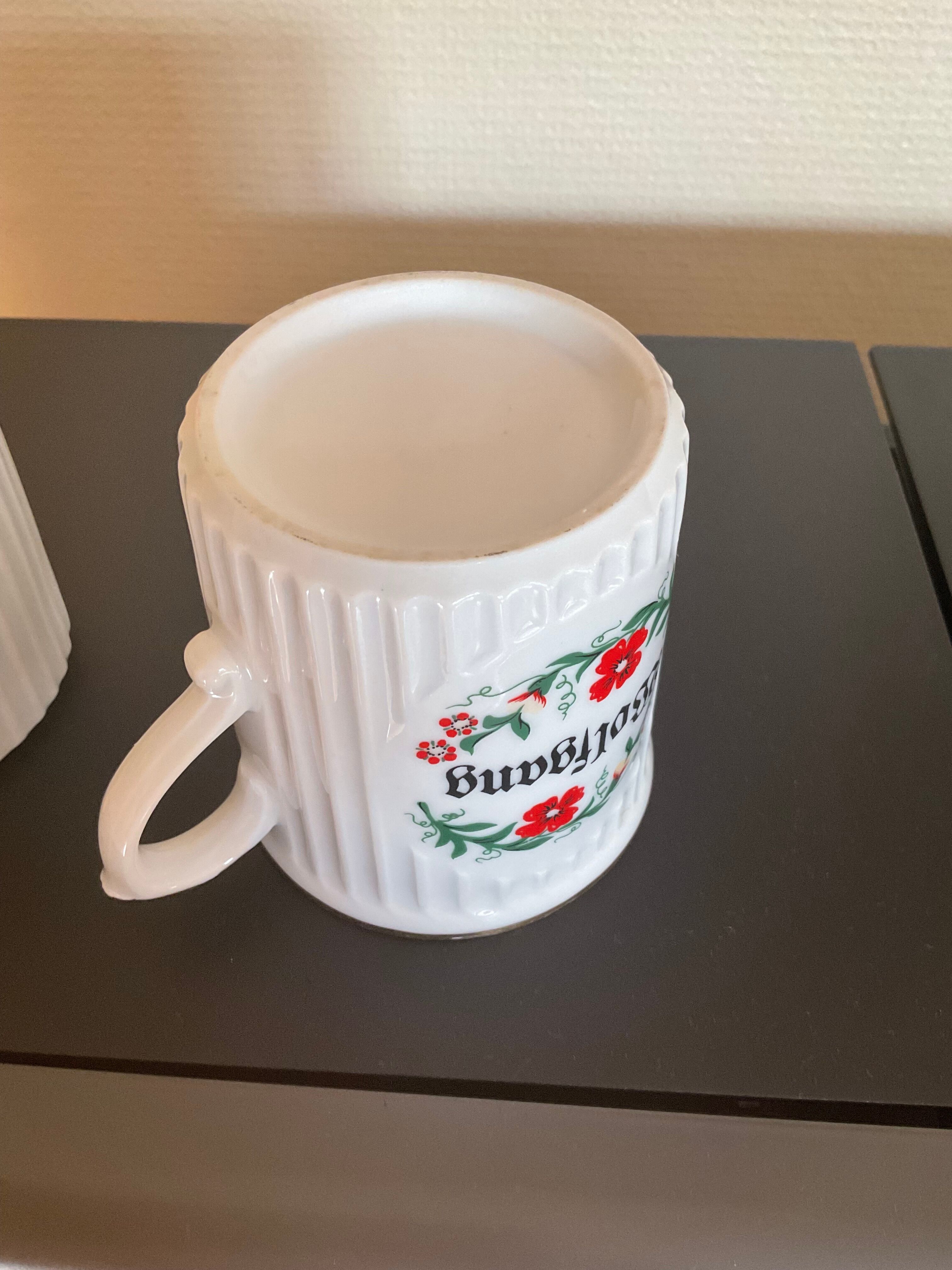 Kitsch old cups