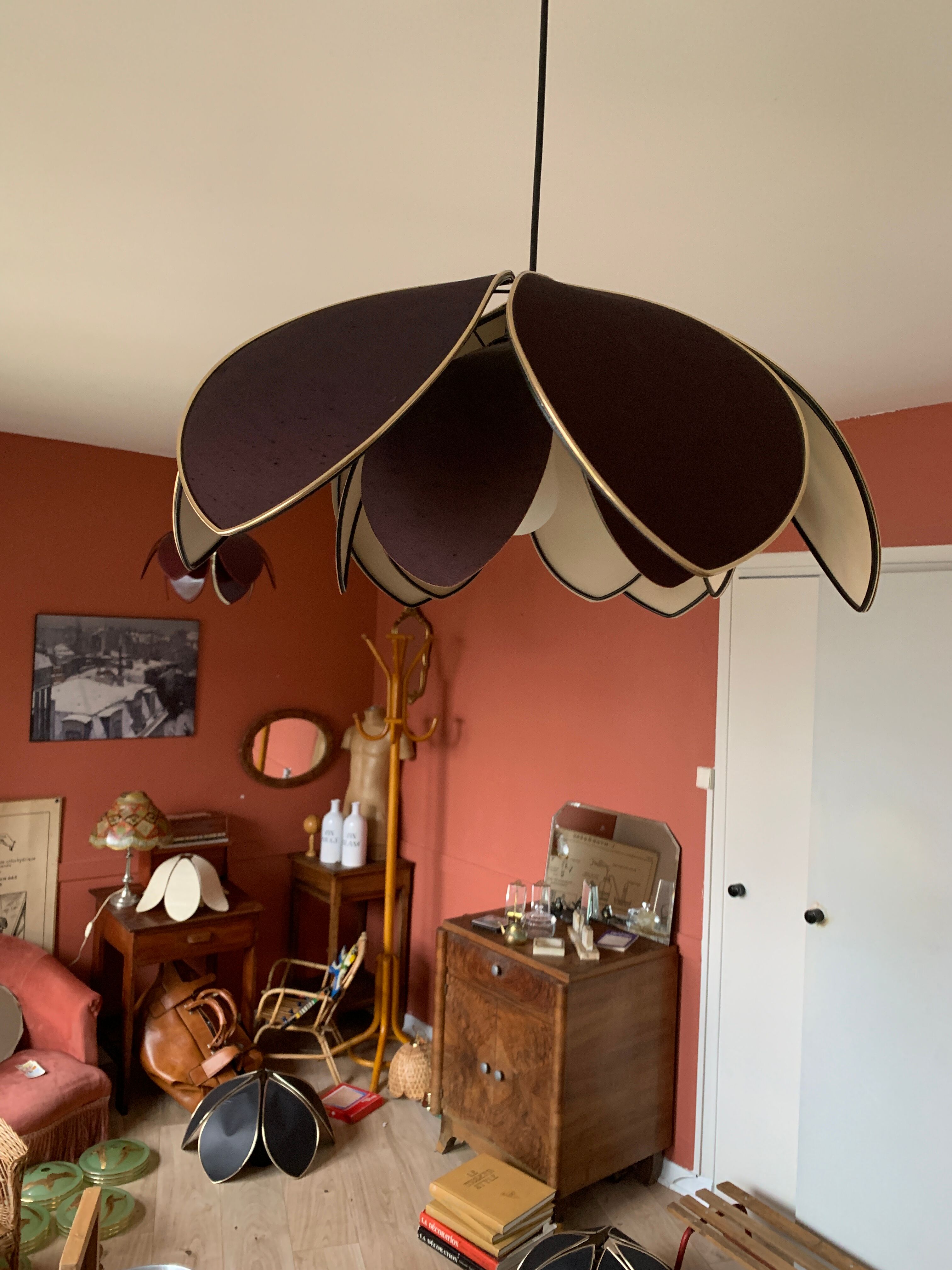 Hanging lamp lotus