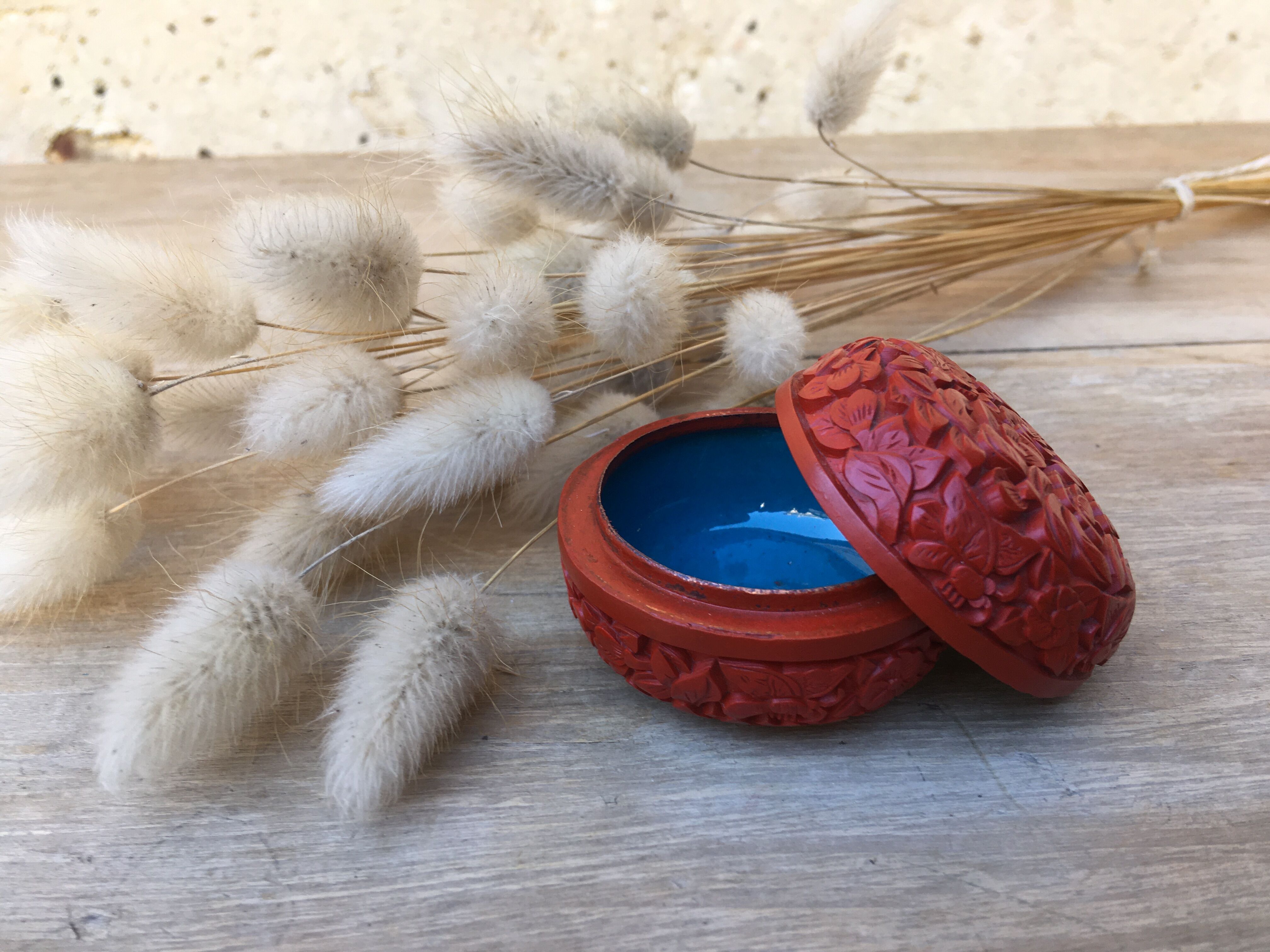 Carved lacquer inkwell