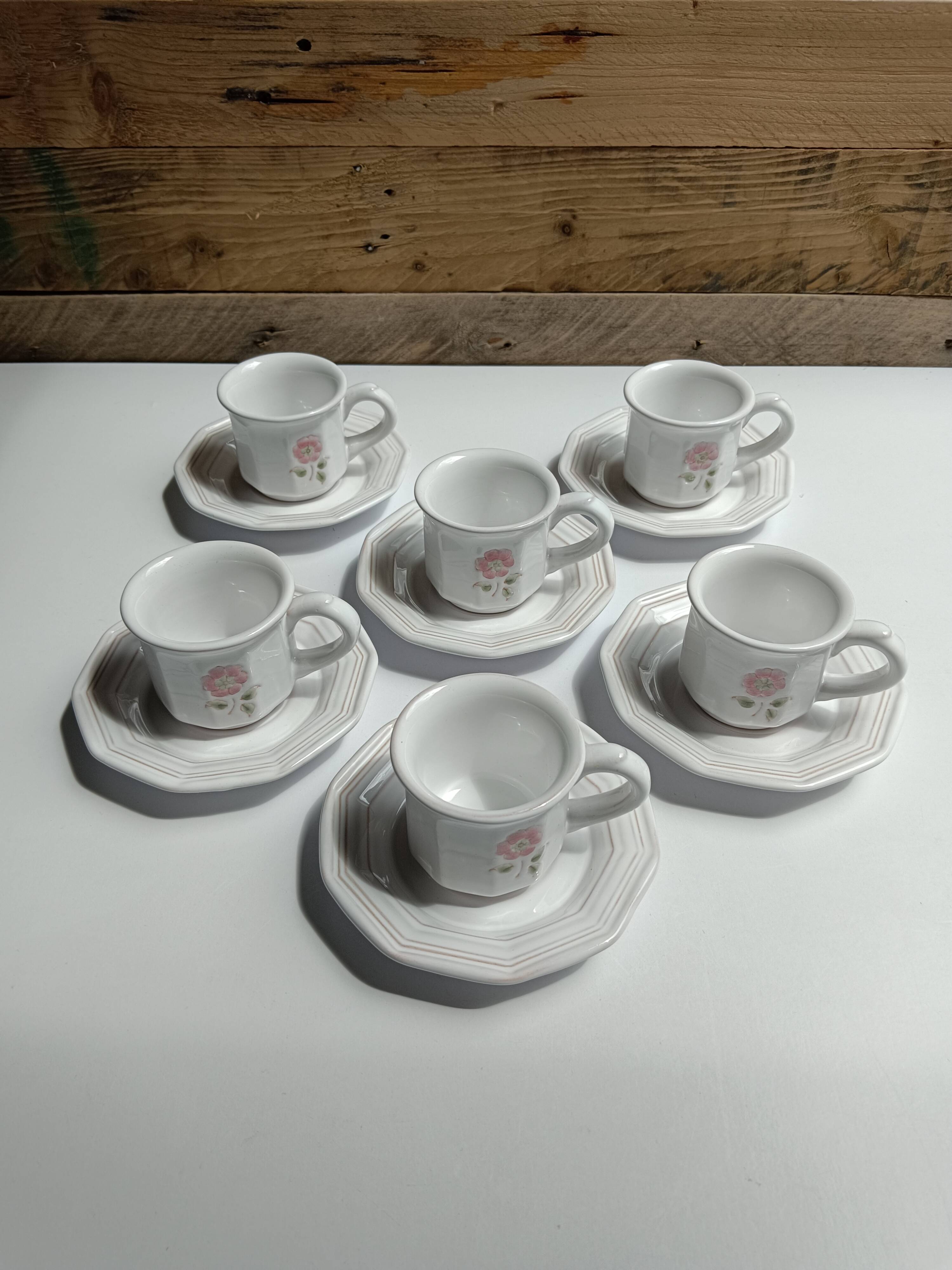 6 tasses Niderviller blanches et roses à décor de fleurs