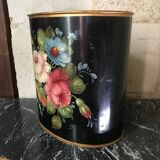 Painted sheet metal paper basket