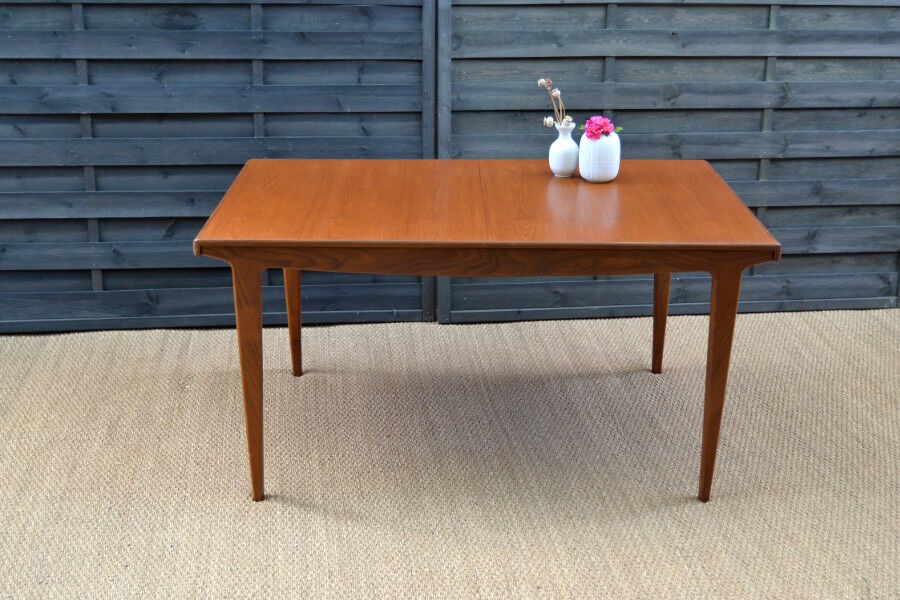 Table dining room extension by Younger