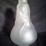 Vase in molded and pressed glass paste, cherry patterns