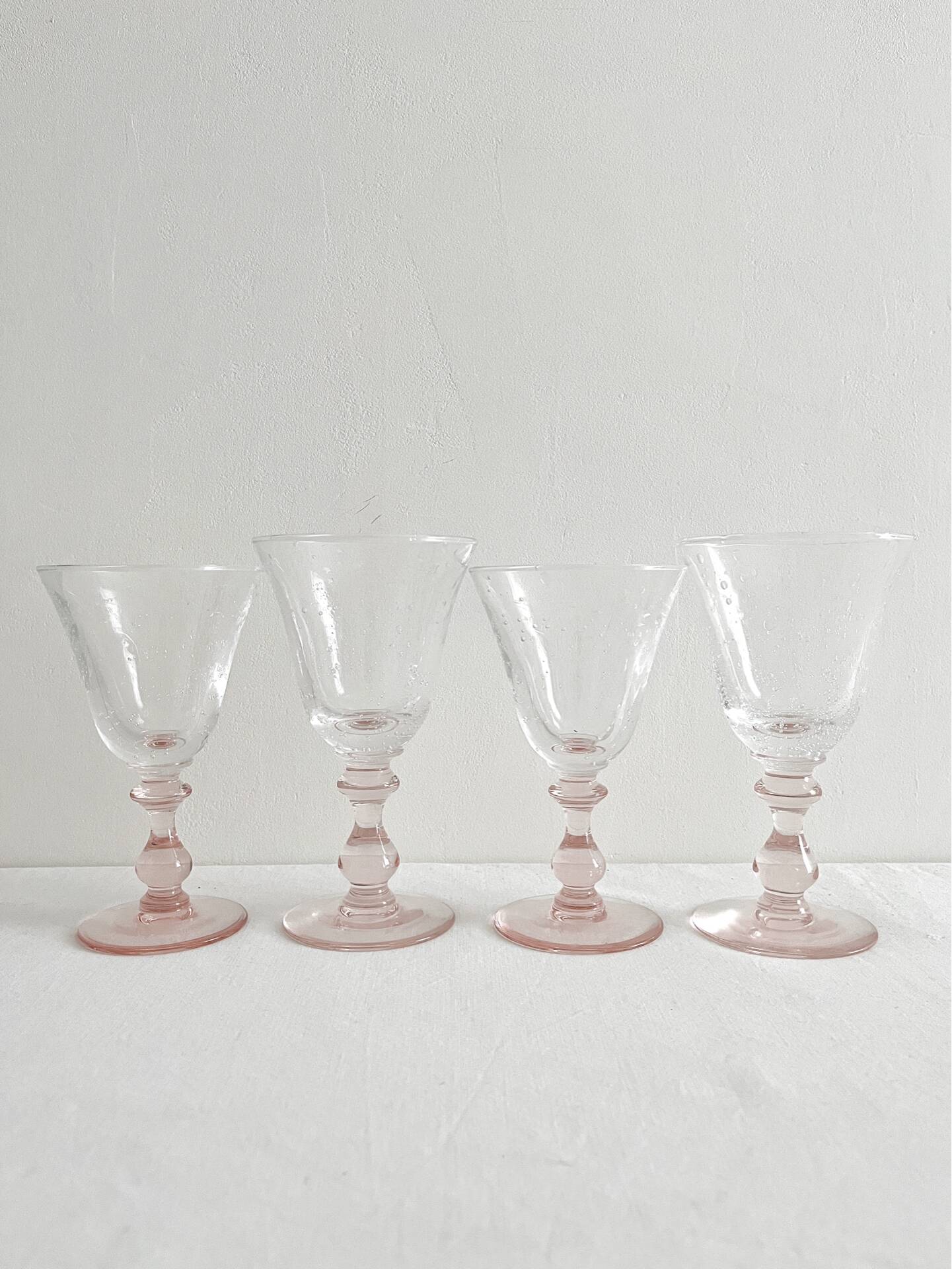 4 verres à vin pied rose en verre bullé vintage