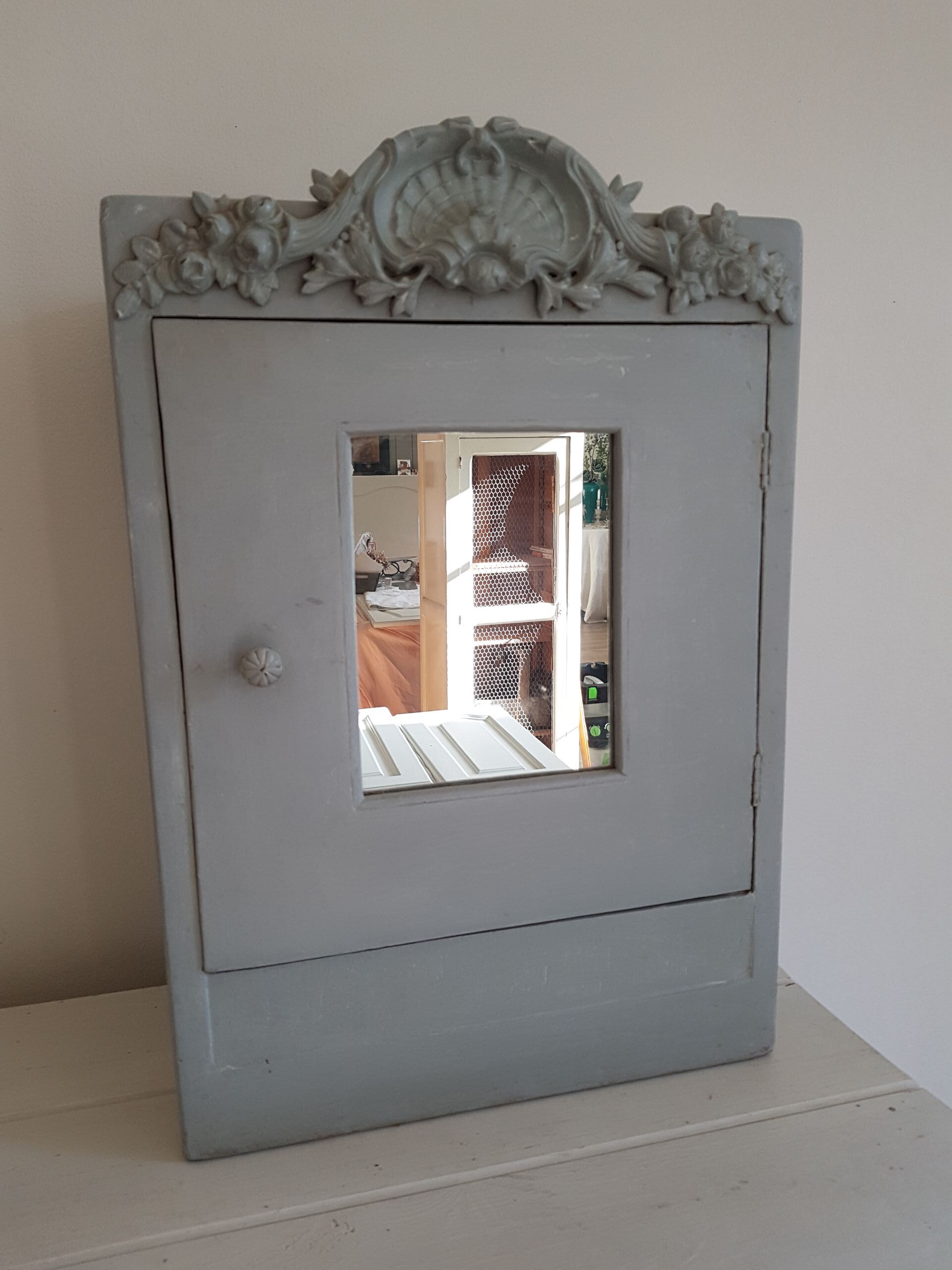 Former medicine cabinet
