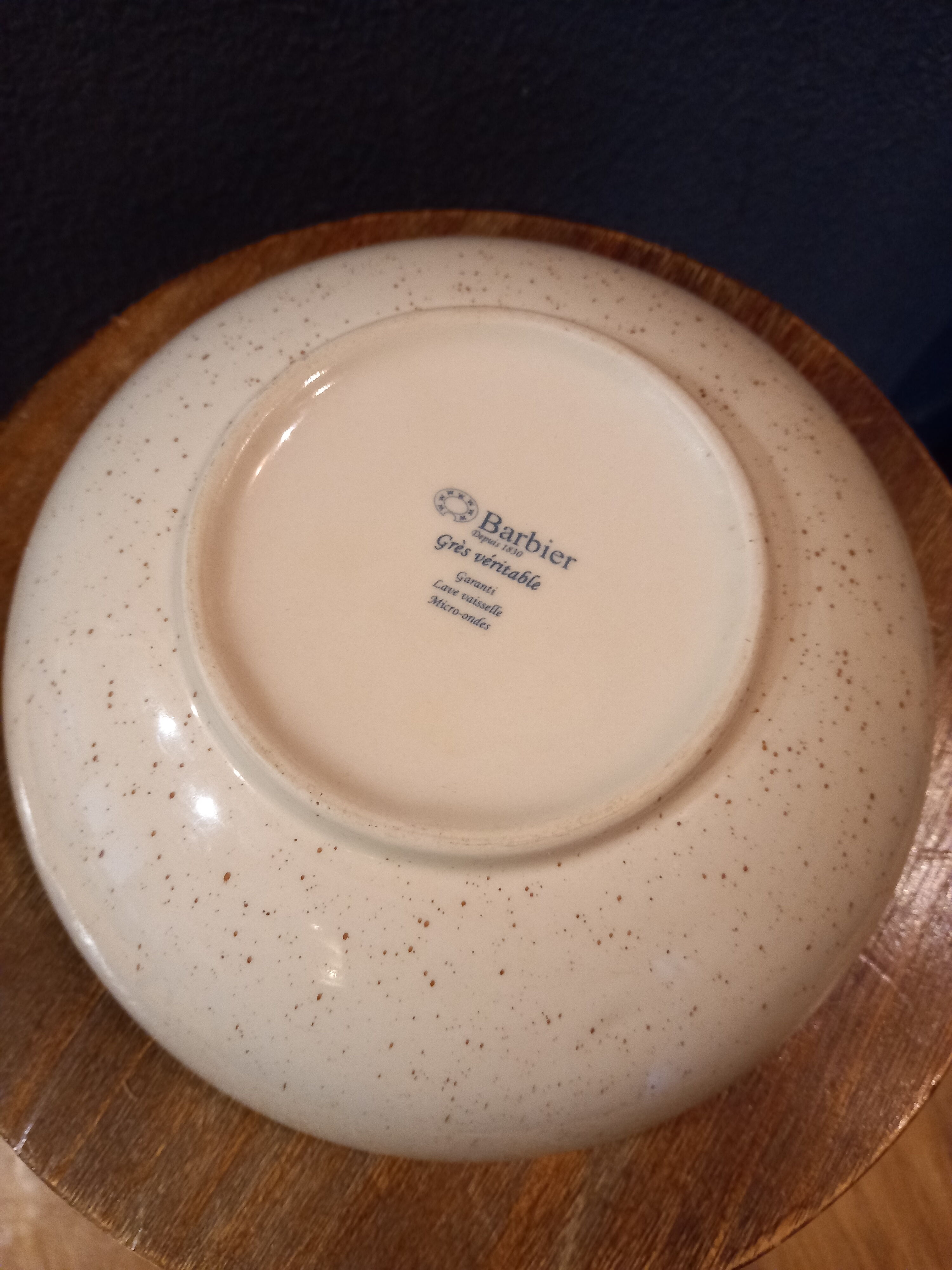 Dish in Barbier gres