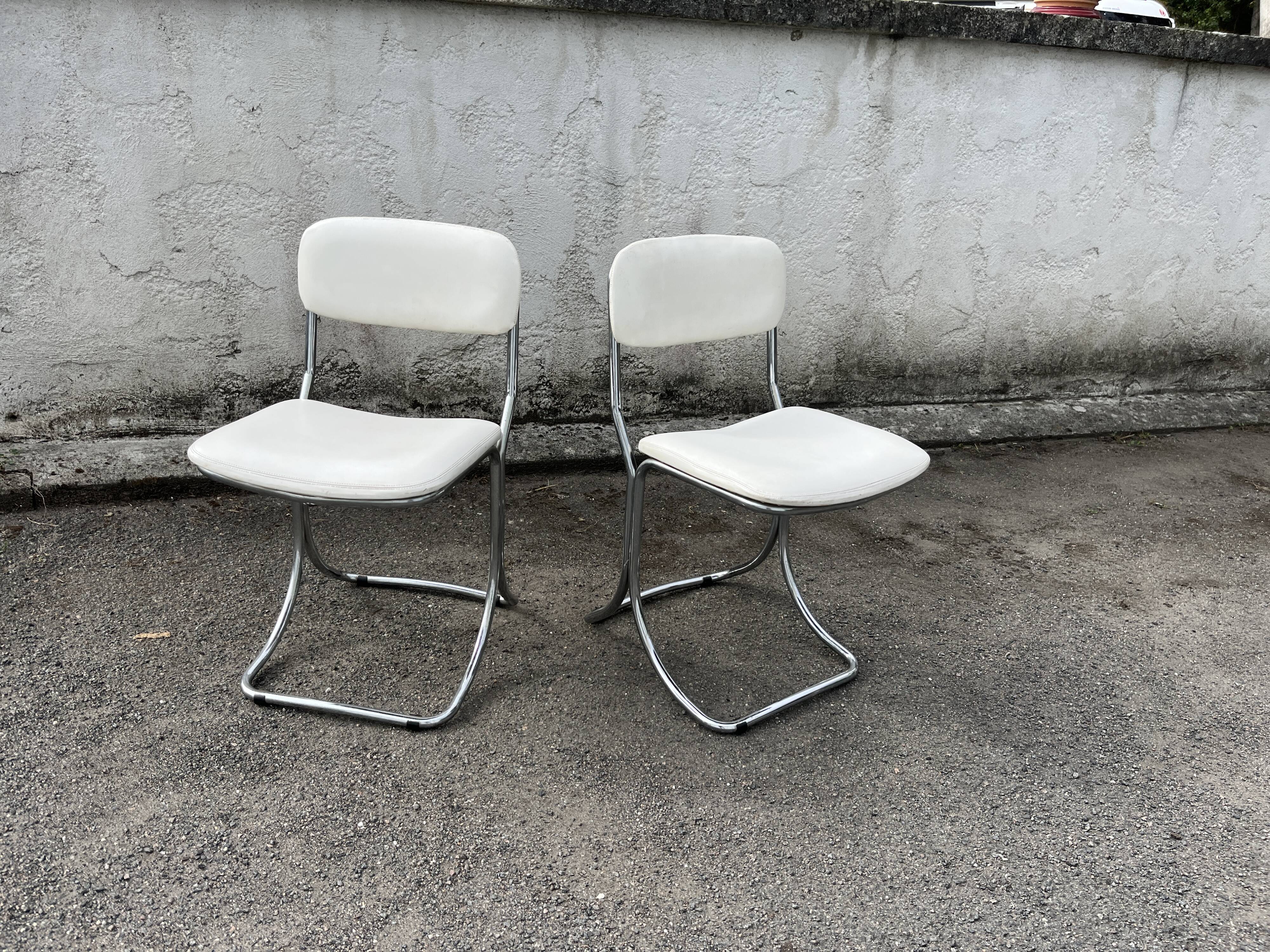 Pair of vintage chrome cantilever chairs, white leatherette – 1970s