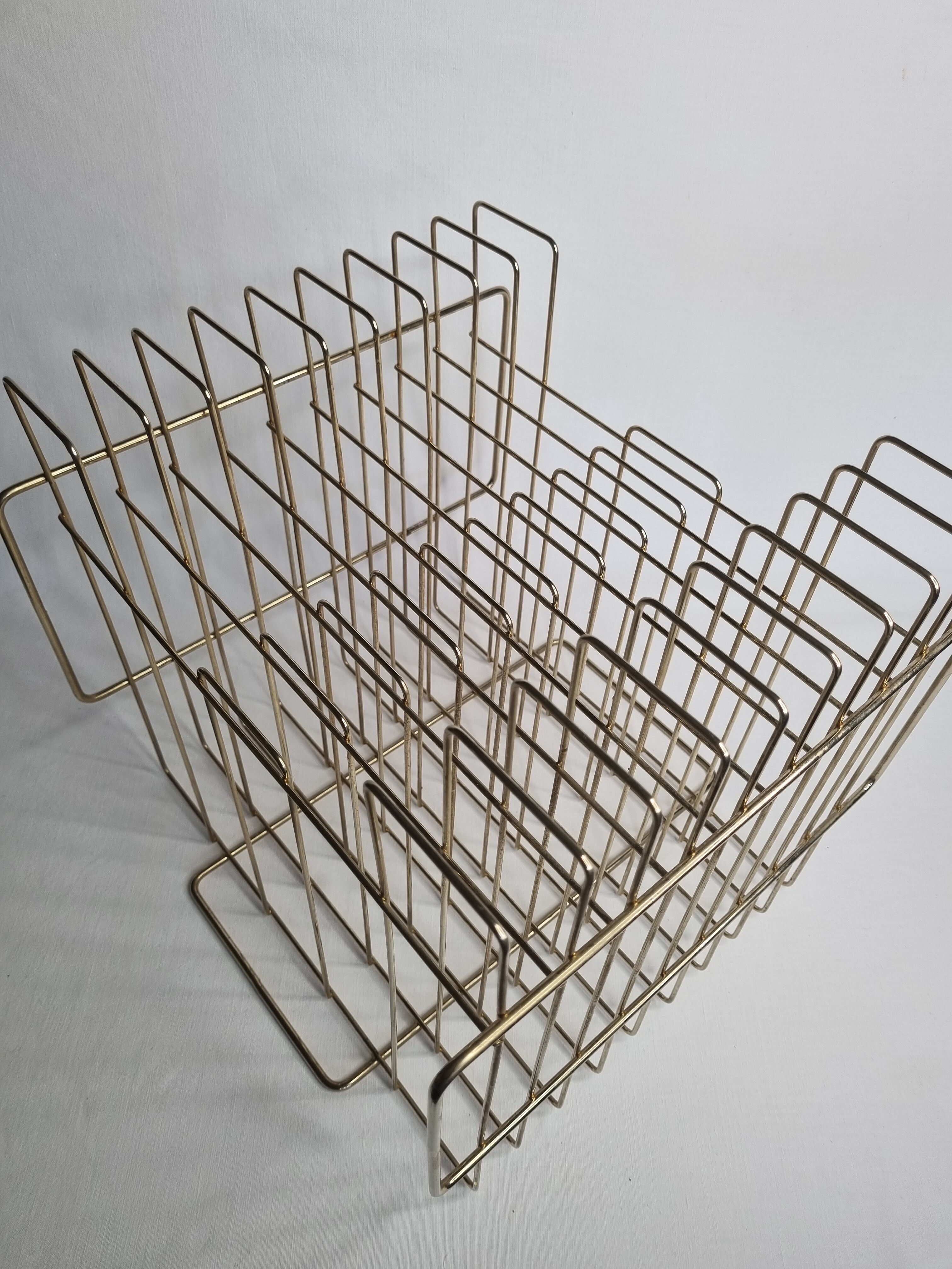Porte-revue vintage "wire" en métal doré