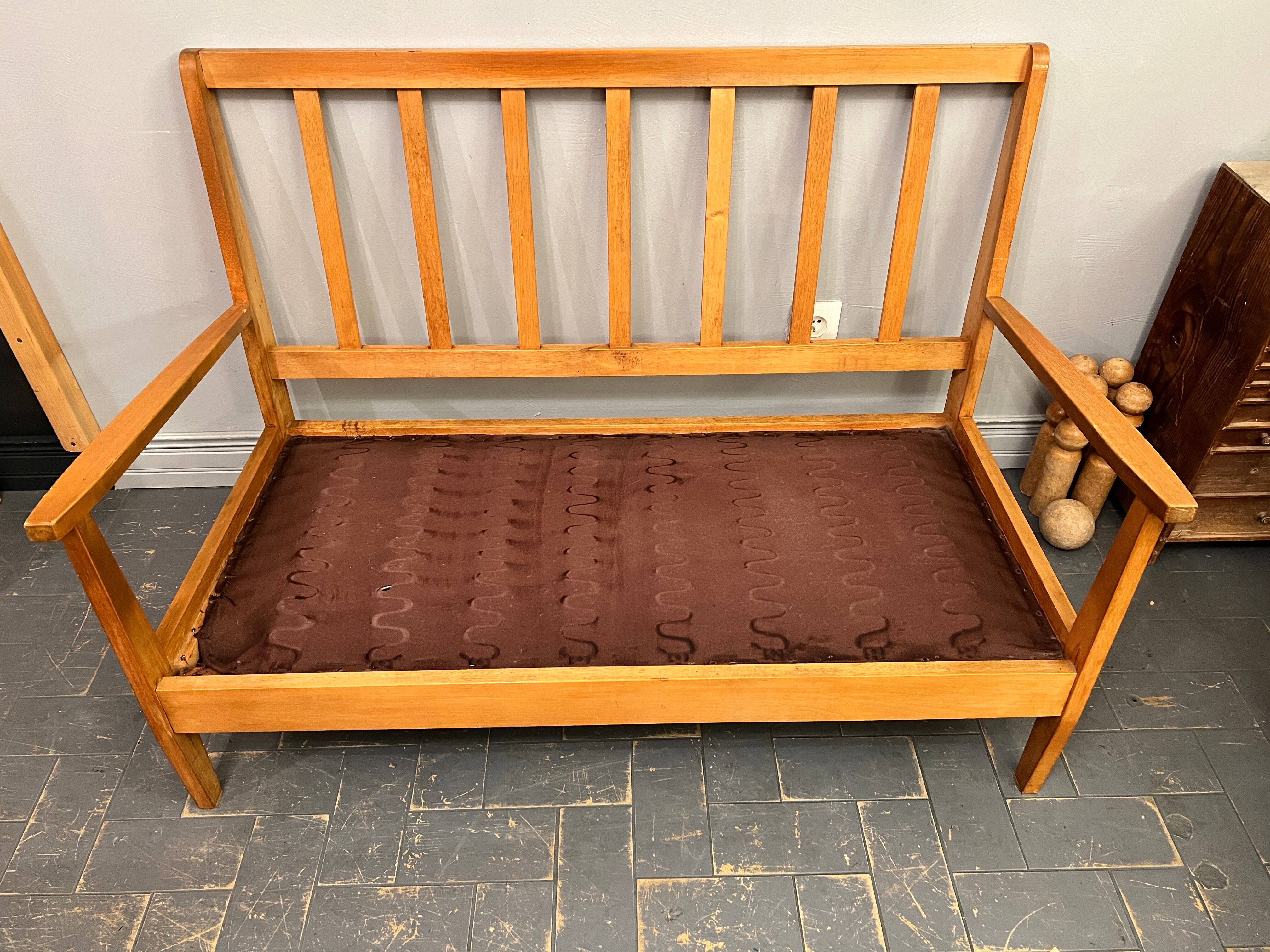 Vintage 2-seater sofa