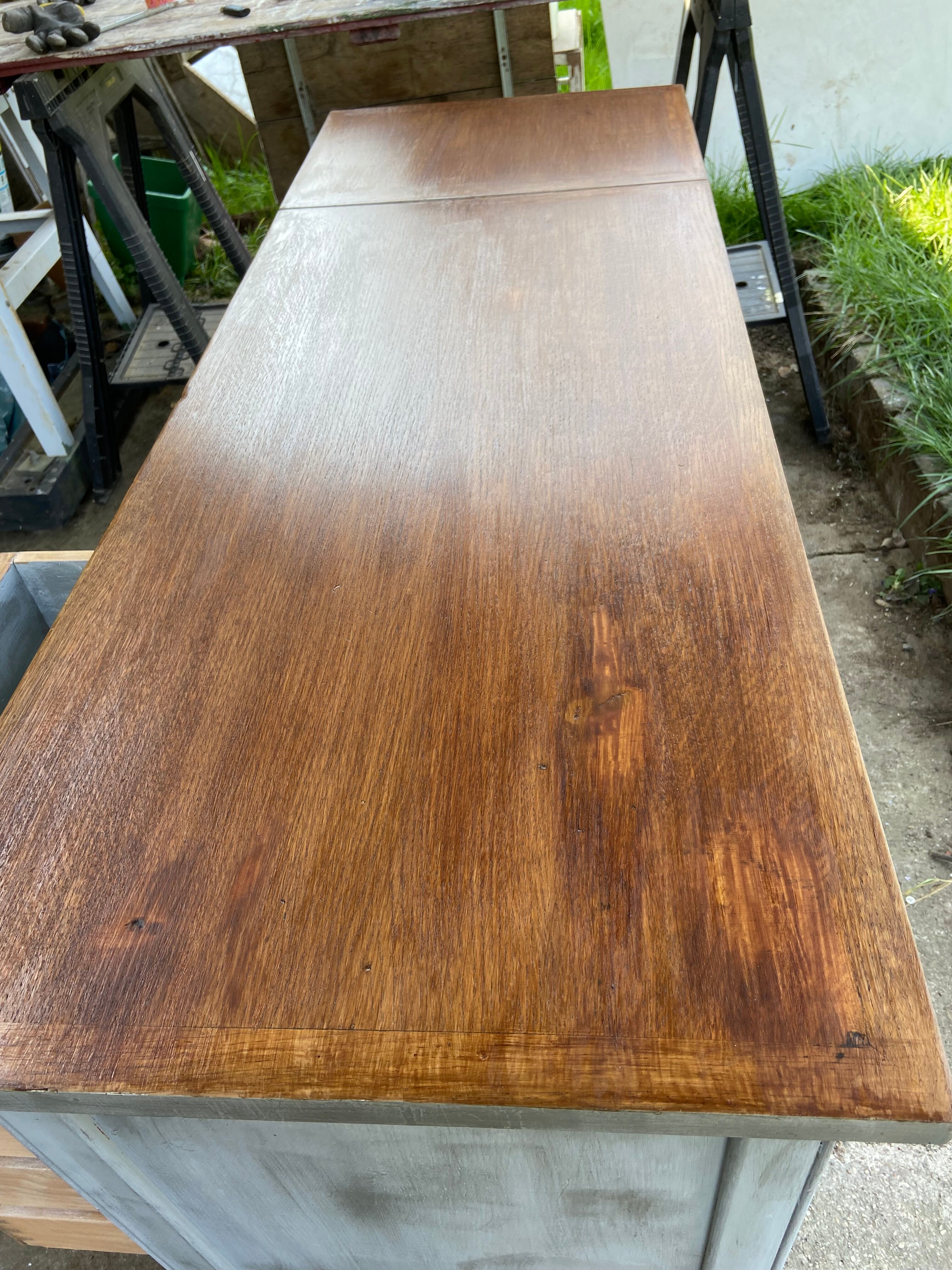 Children's desk in wood, patinated gray