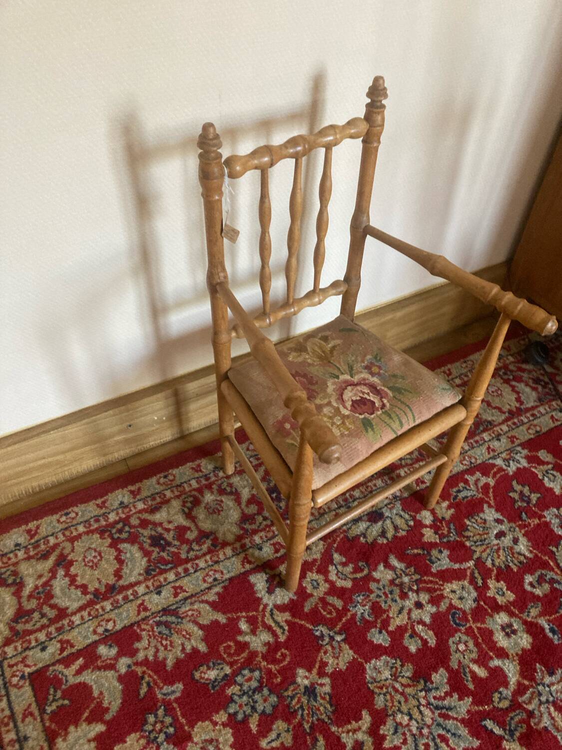 Child's or doll's chair