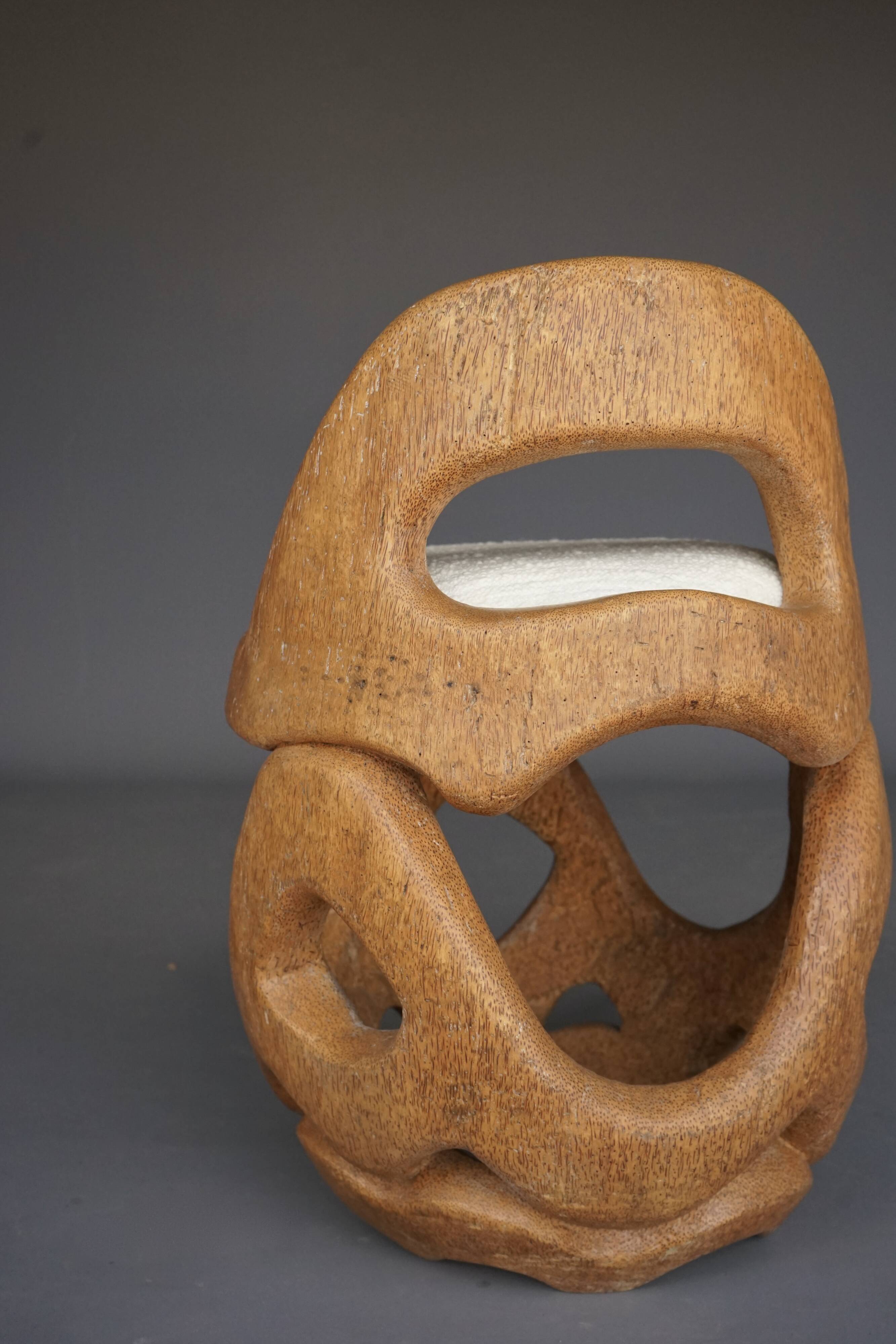 Chaise d'appoint en bois de palmier sculpté à la main, années 1970