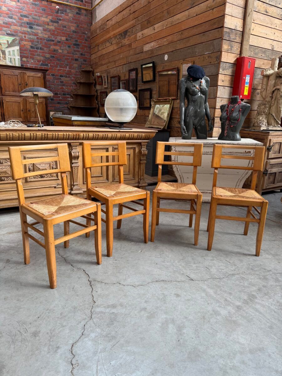Suite de 4 chaises Pierre Cruege