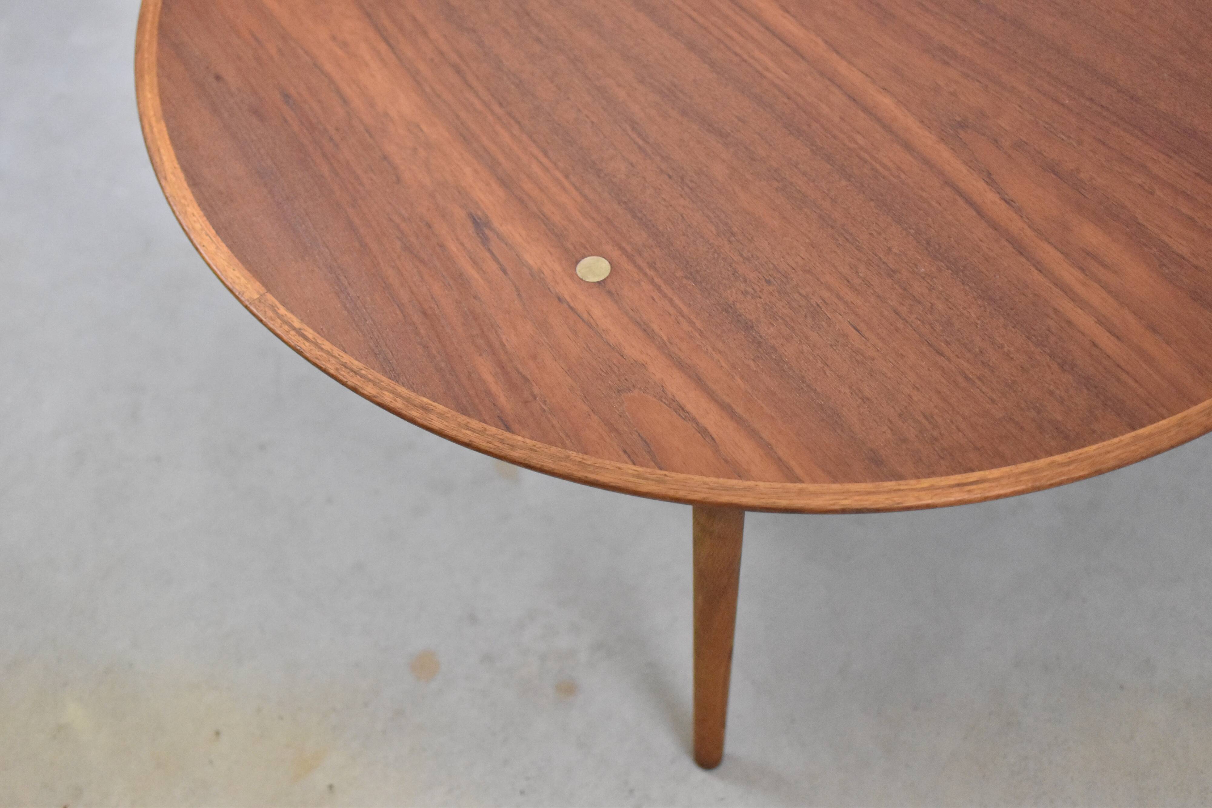 Lovely round coffee table from Denmark, 1950’s.