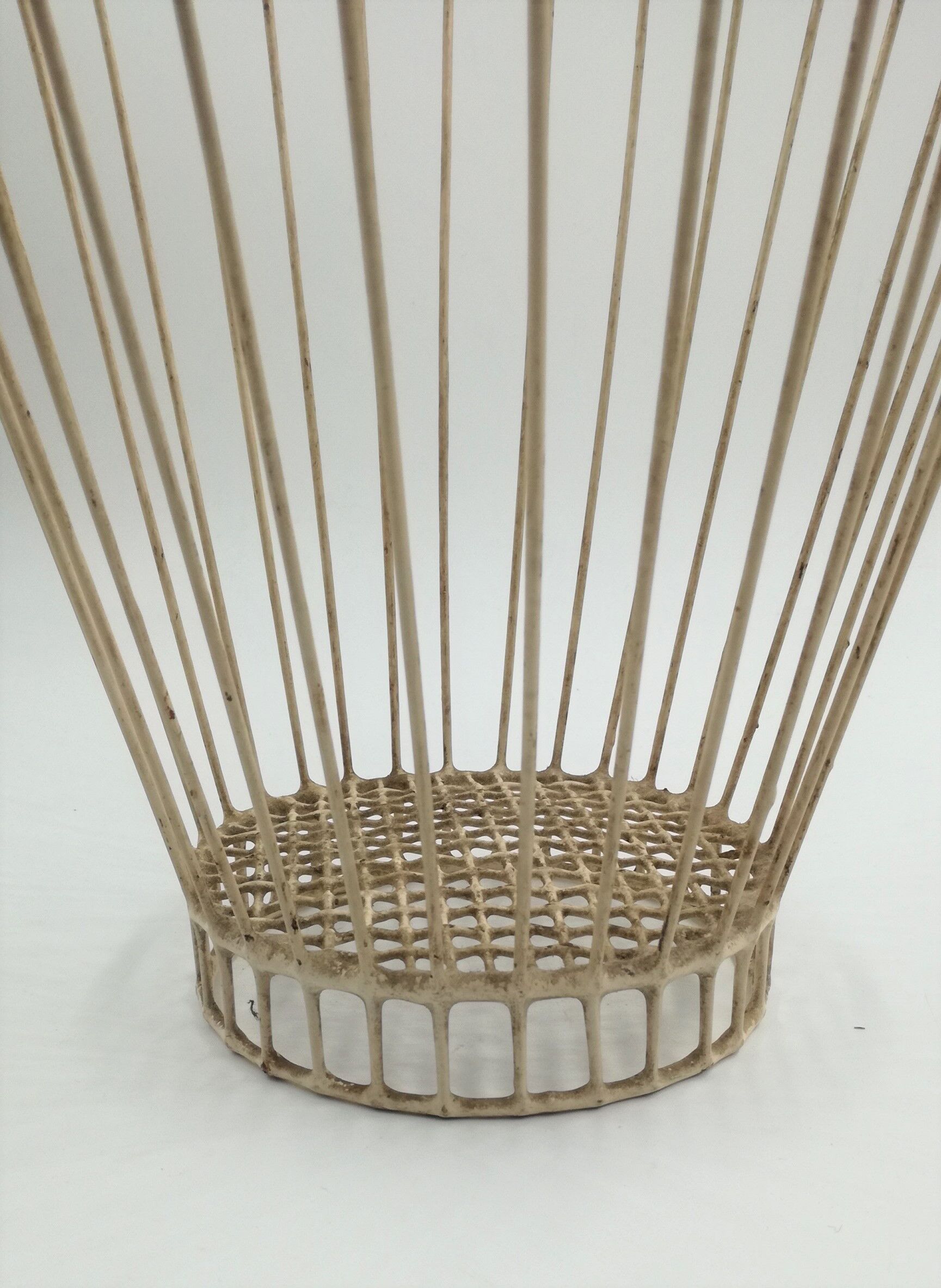 50/60 vintage paper basket