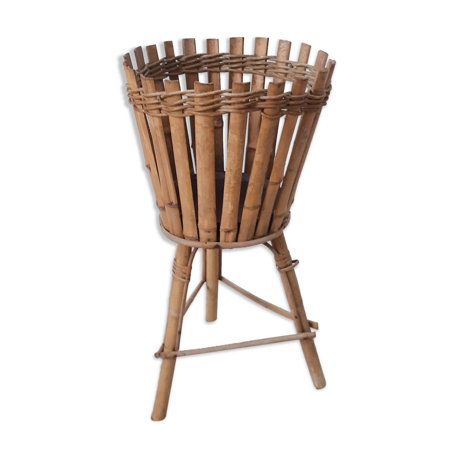 Rattan plant holder