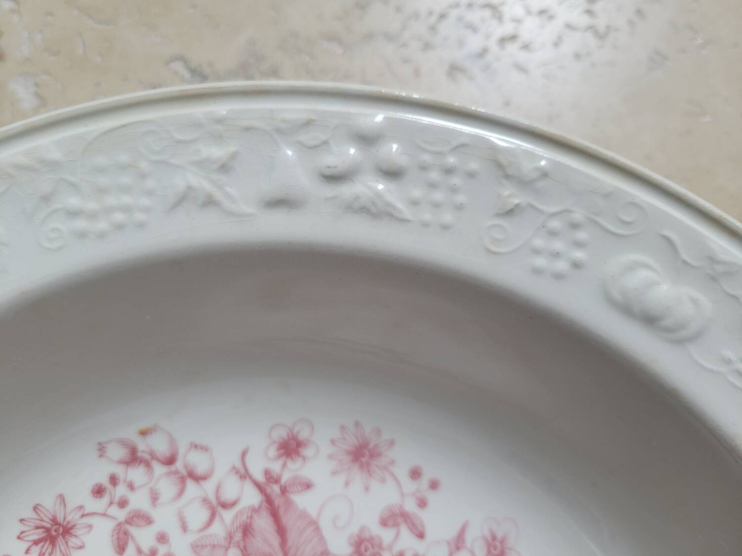 Deep dish with Sarreguemines bouquet