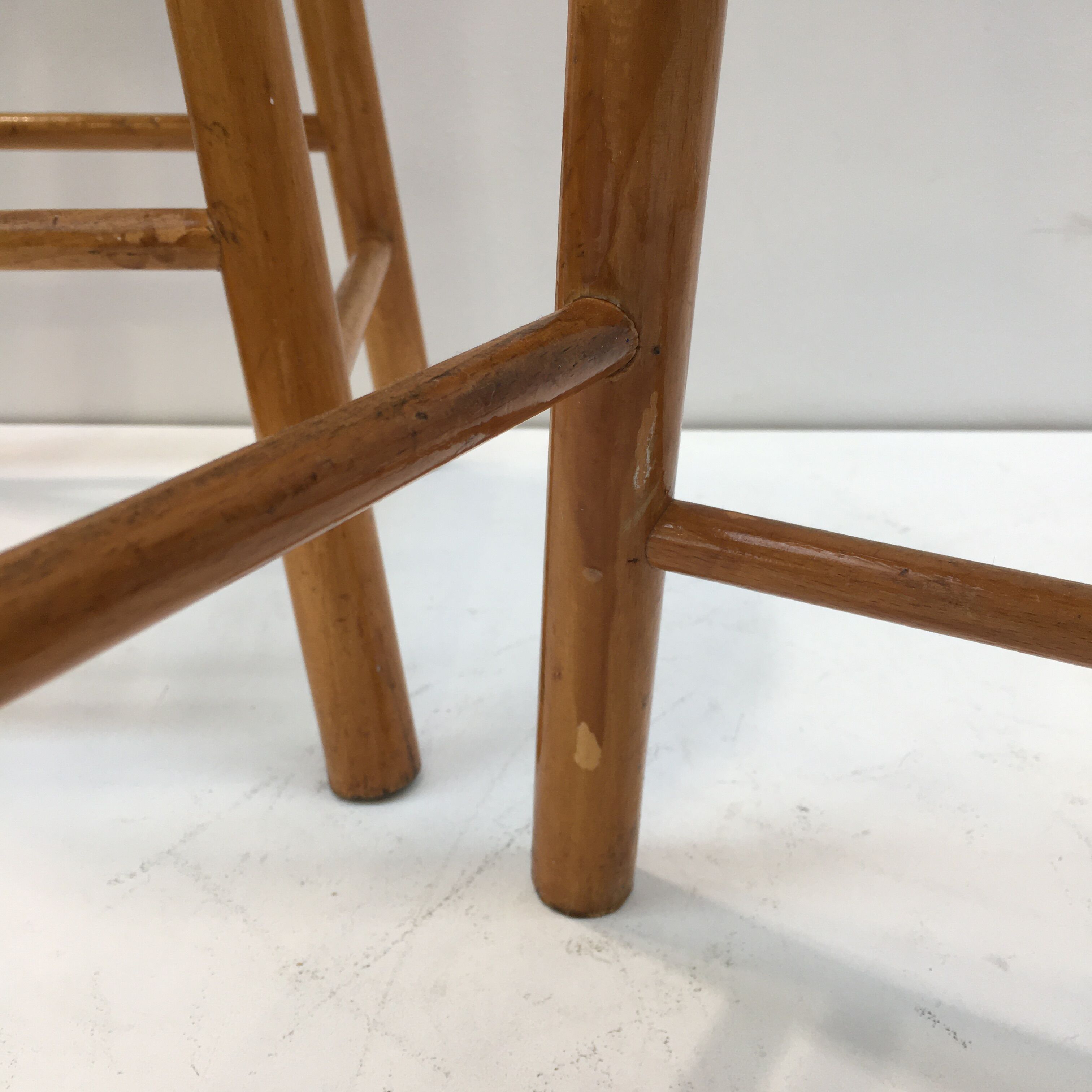 Série de quatre tabourets hauts