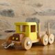 Camion de transport en bois vintage