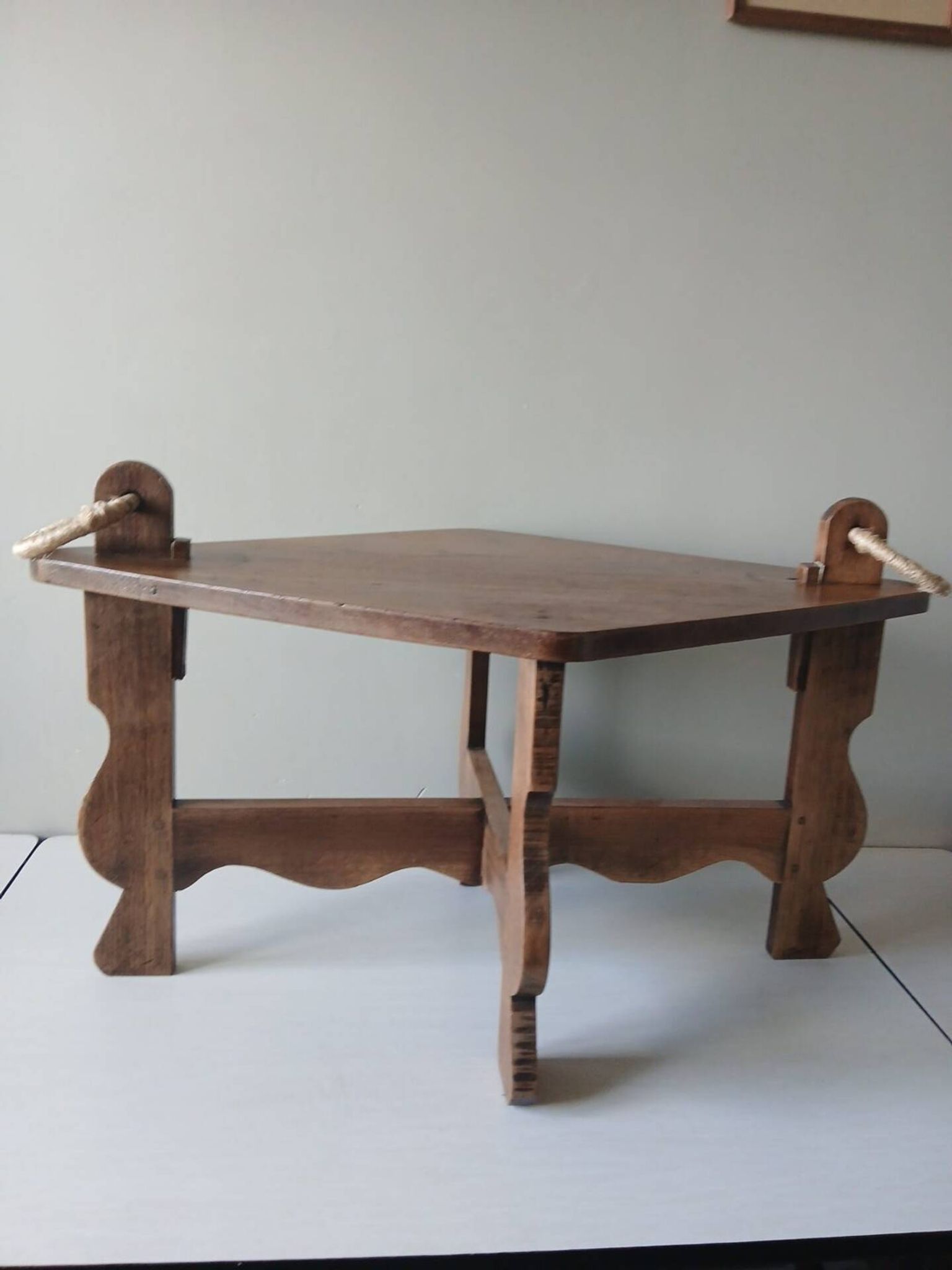 Brutalist coffee table from the 1950s – Solid oak – Handmade assembly