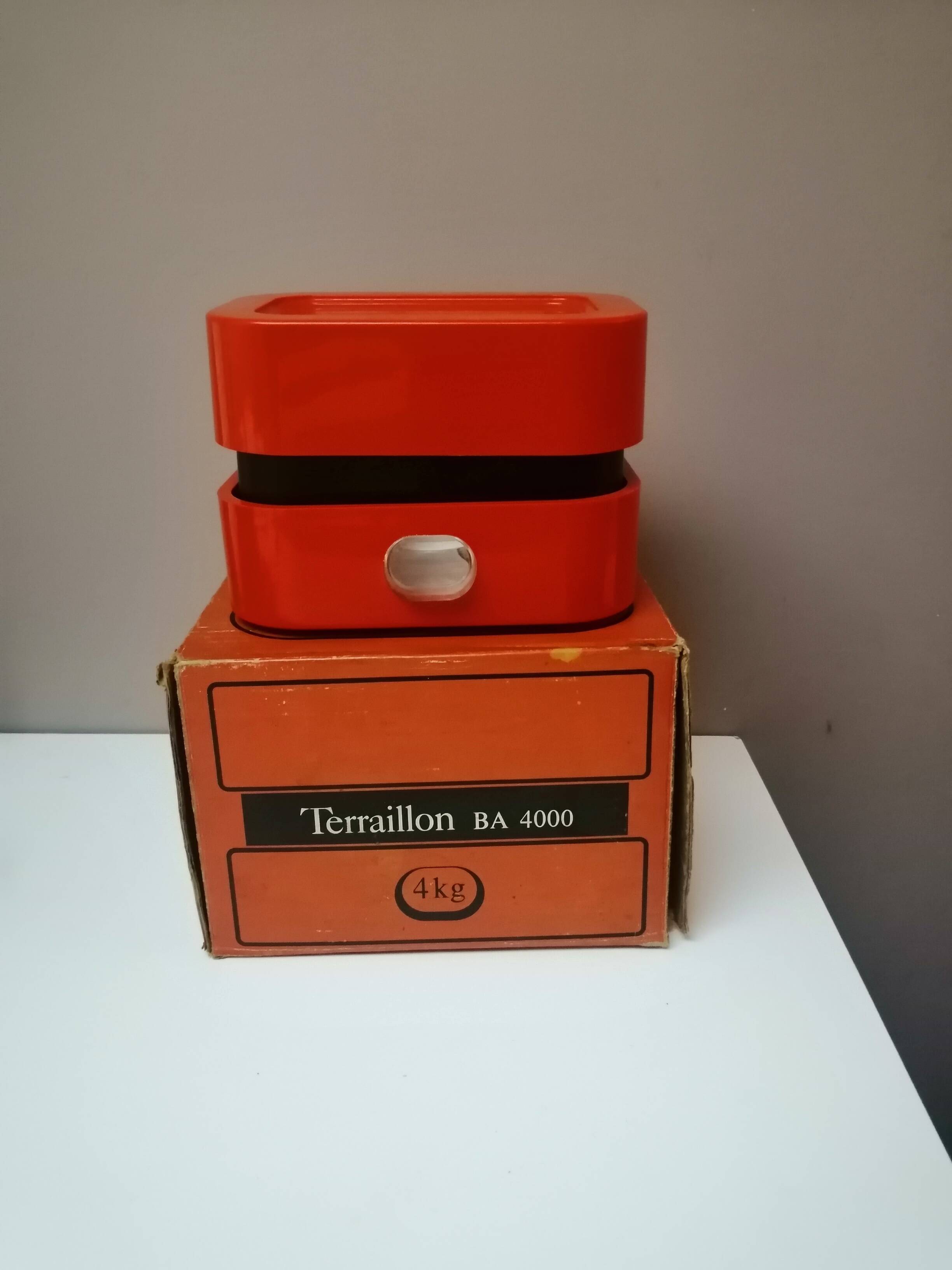 Terrallon 4000 vintage orange scale