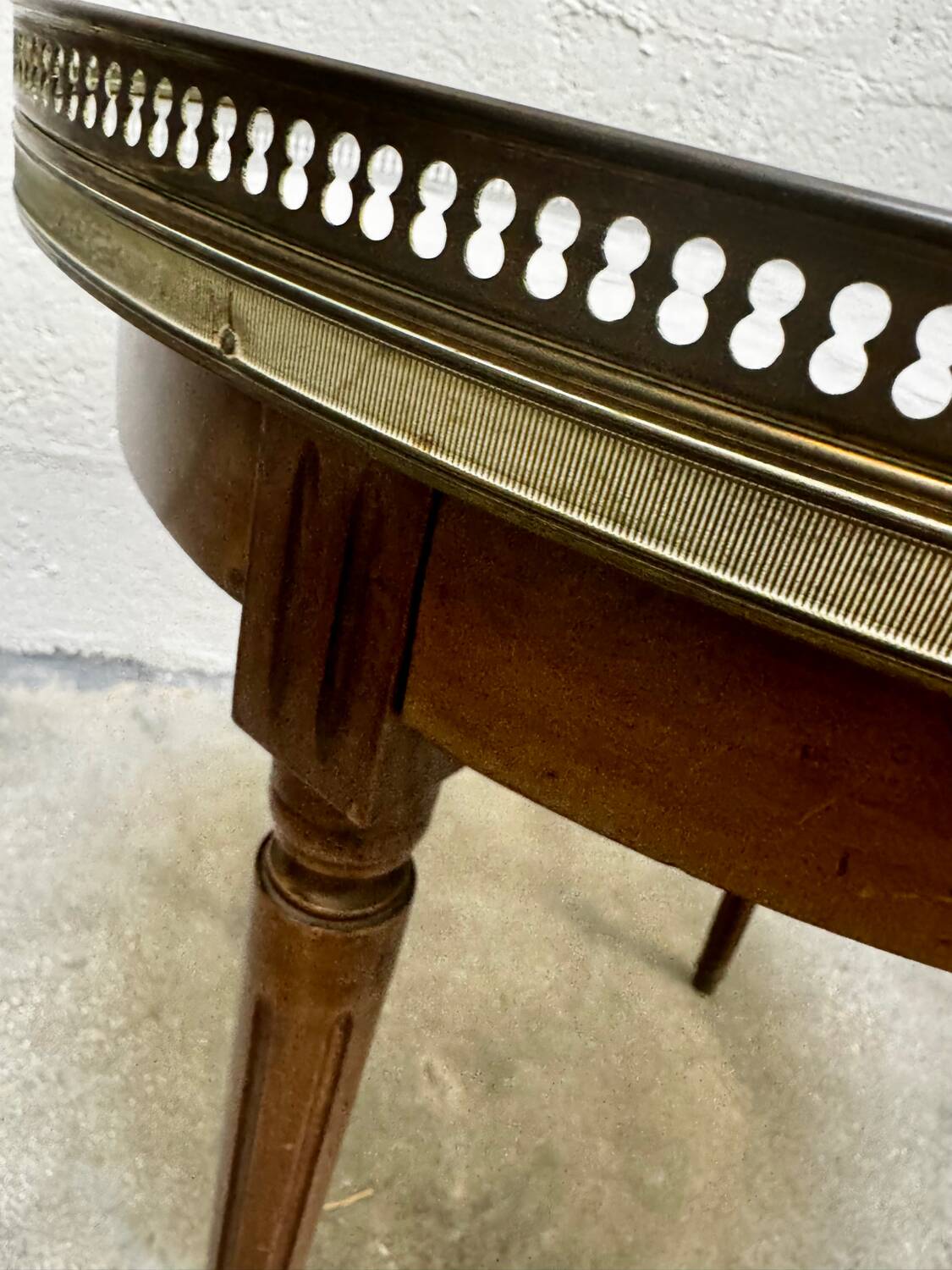Table basse bouillotte de style Louis XVI
