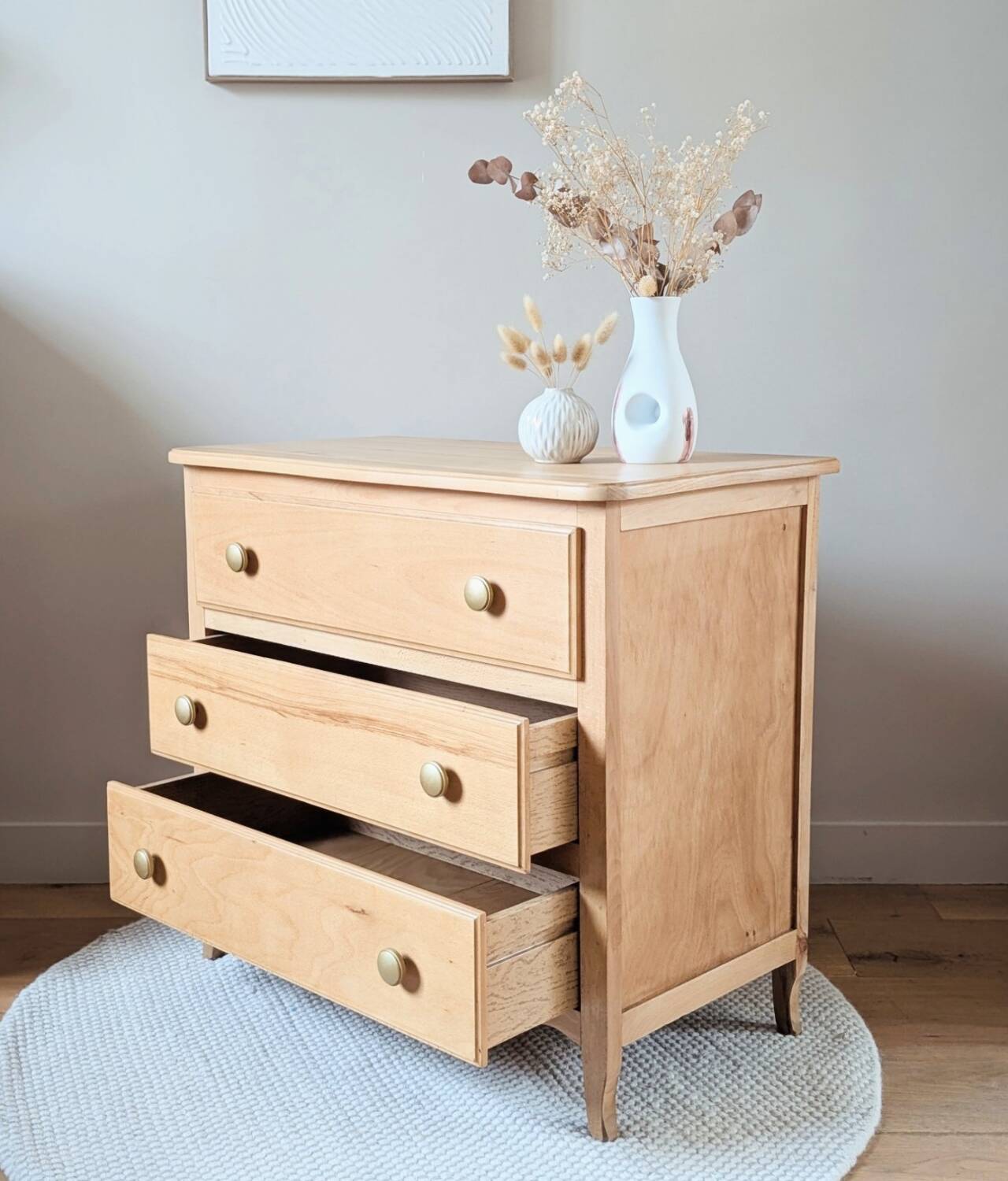 Commode vintage en bois blond, rénovée