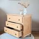 Commode vintage en bois blond, rénovée
