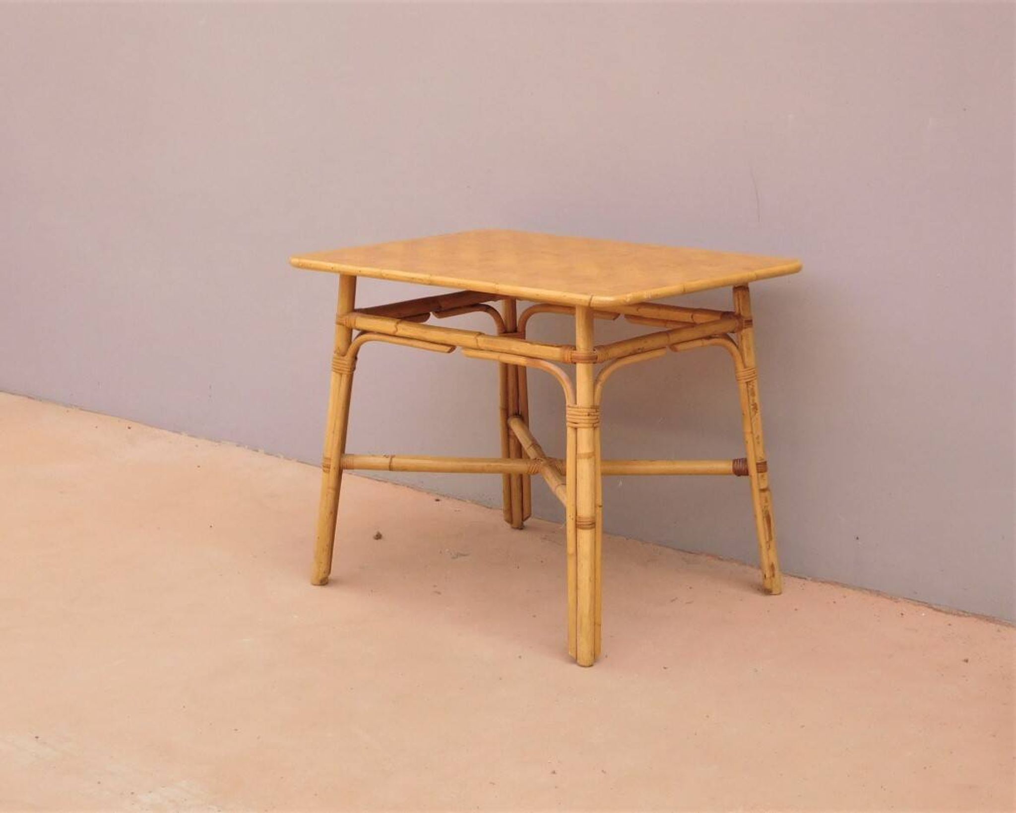 Ensemble table et chaises en rotin